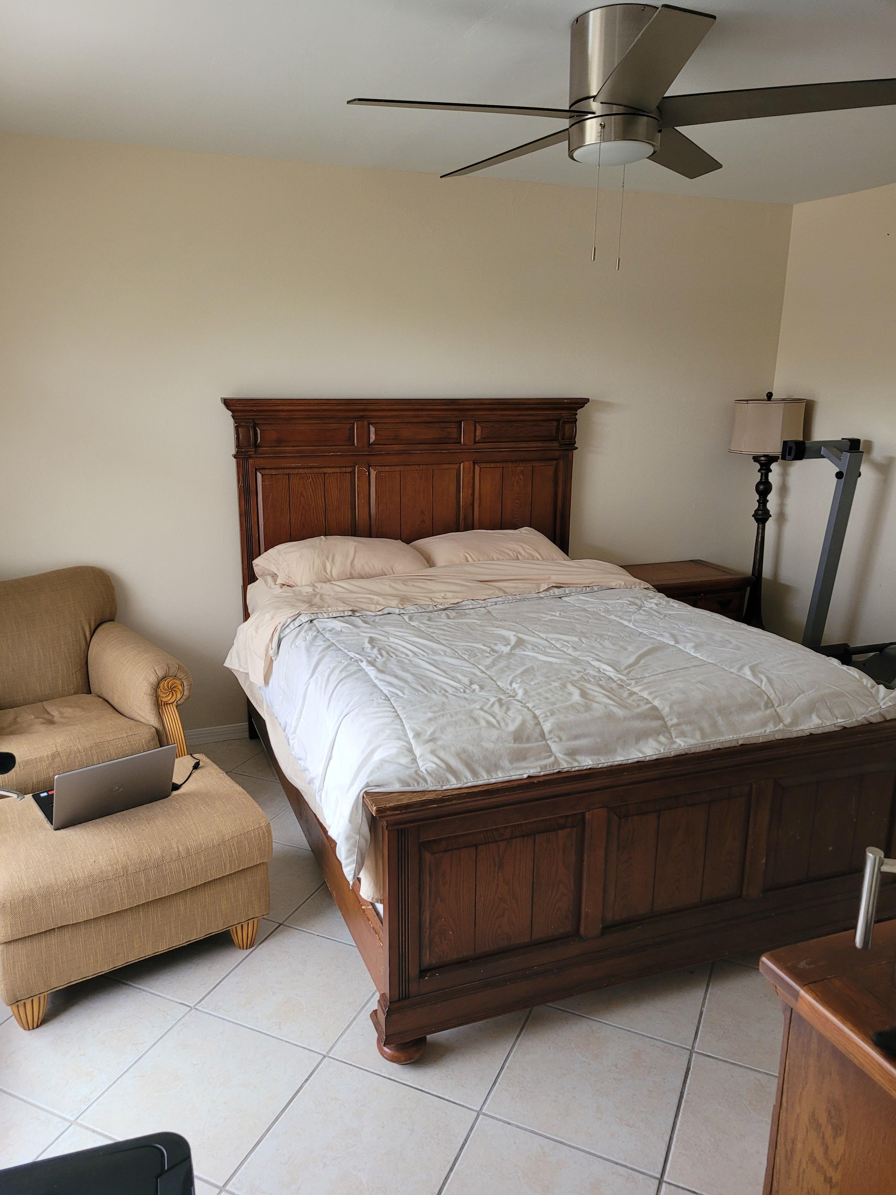 how can i make my bedroom look less boring? r/malelivingspace