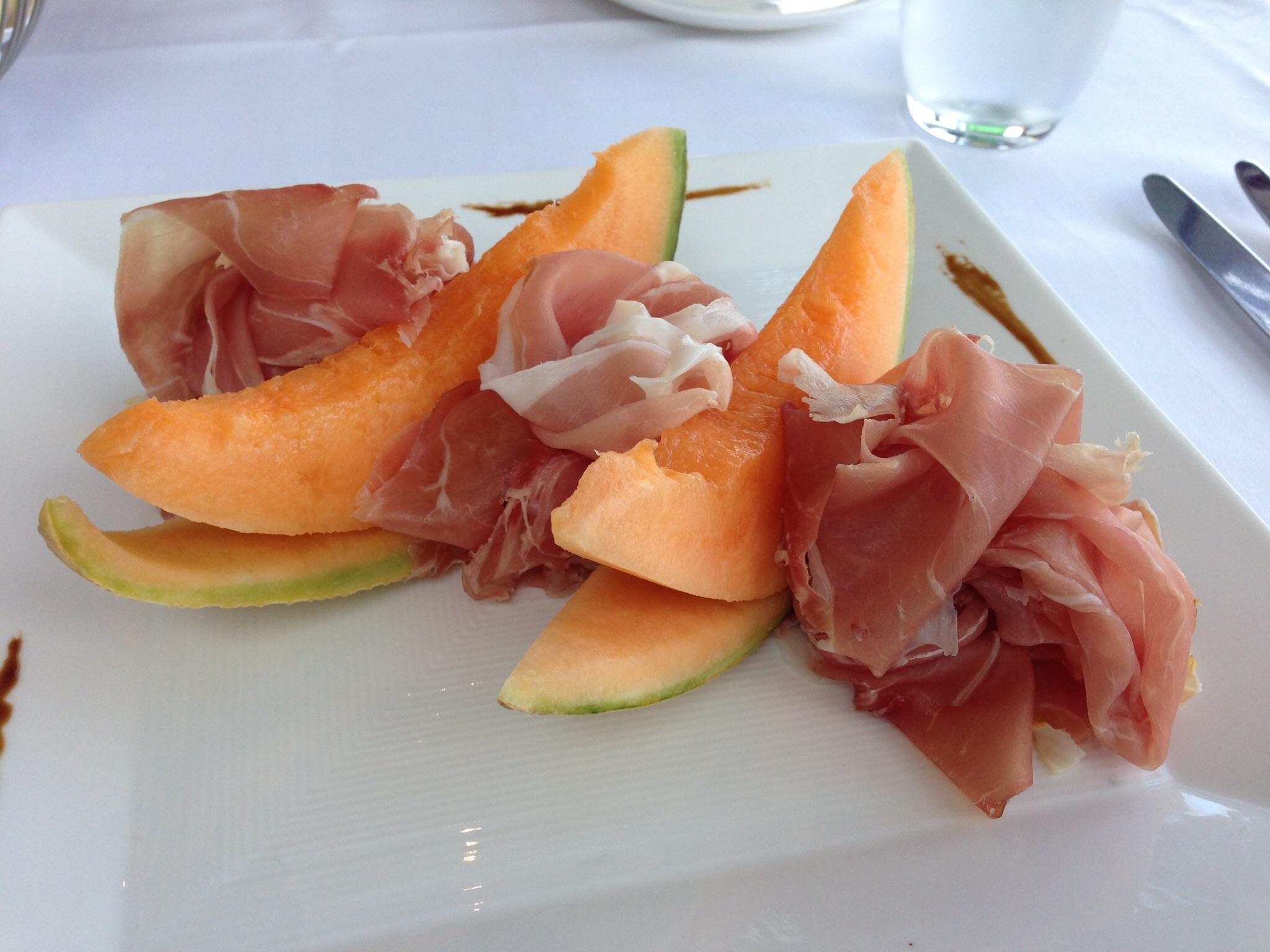 [i ate] Parma ham with cantaloupe [OC] [2048x1536] r/FoodPorn
