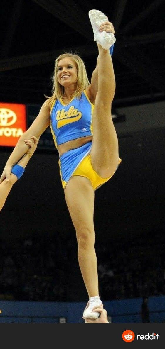 UCLA : cheerleaders