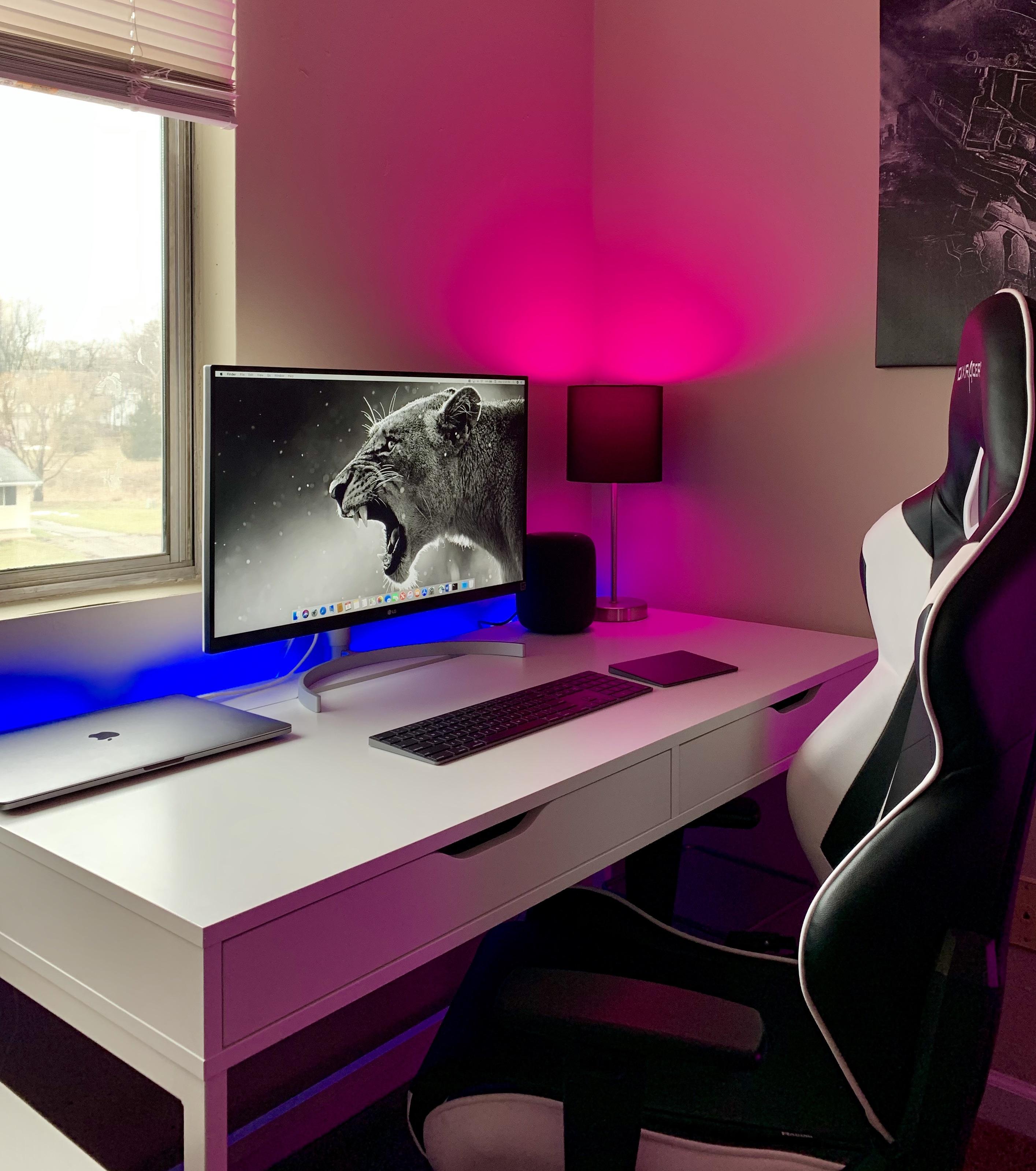 My College Desk Setup r/macsetups