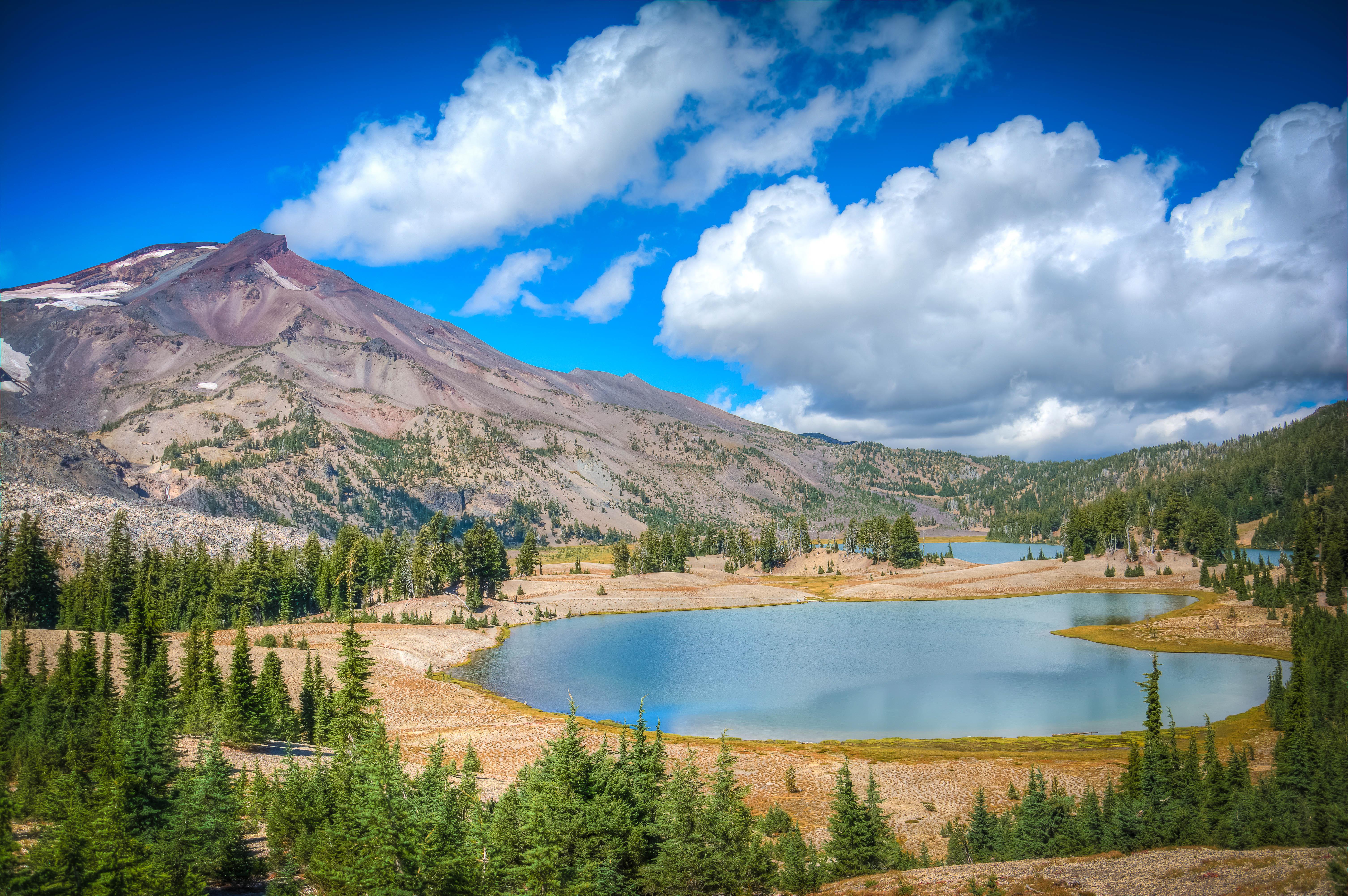 South Sister rising above Green Lakes, Central Oregon Cascades. [OC