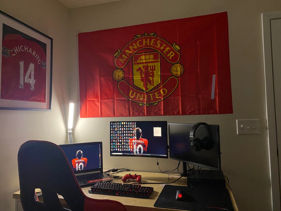 A Manchester United themed built, credits u/nateypoo14 r/pcmasterrace