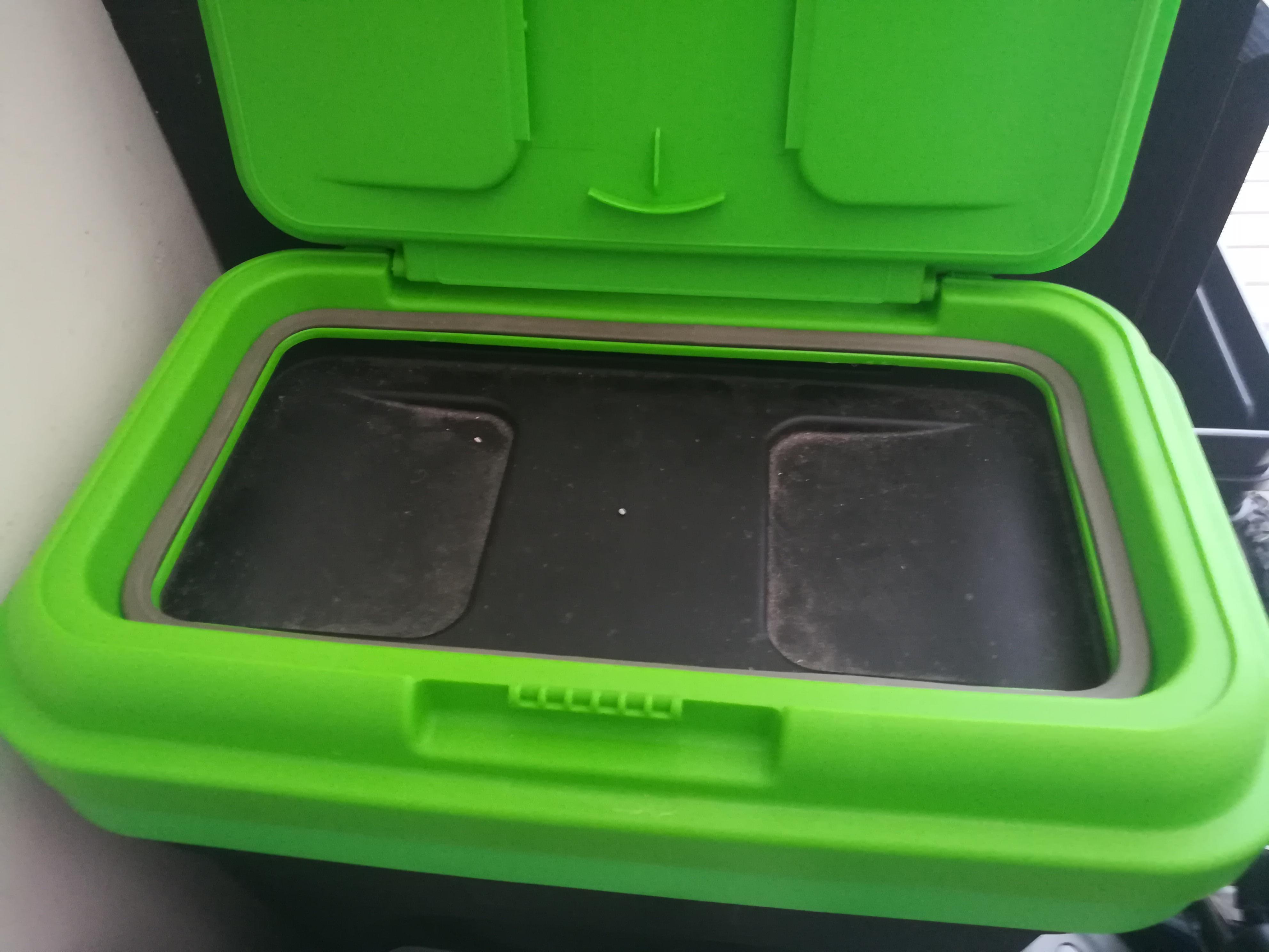 What my mum did to the pet food box at5_3mm0o