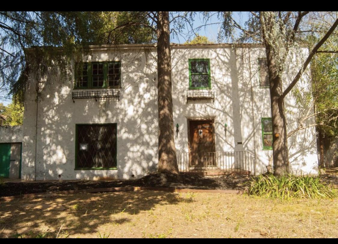 Anyone know the story behind this home at 3408 Brockway Court in Land Park? r/Sacramento