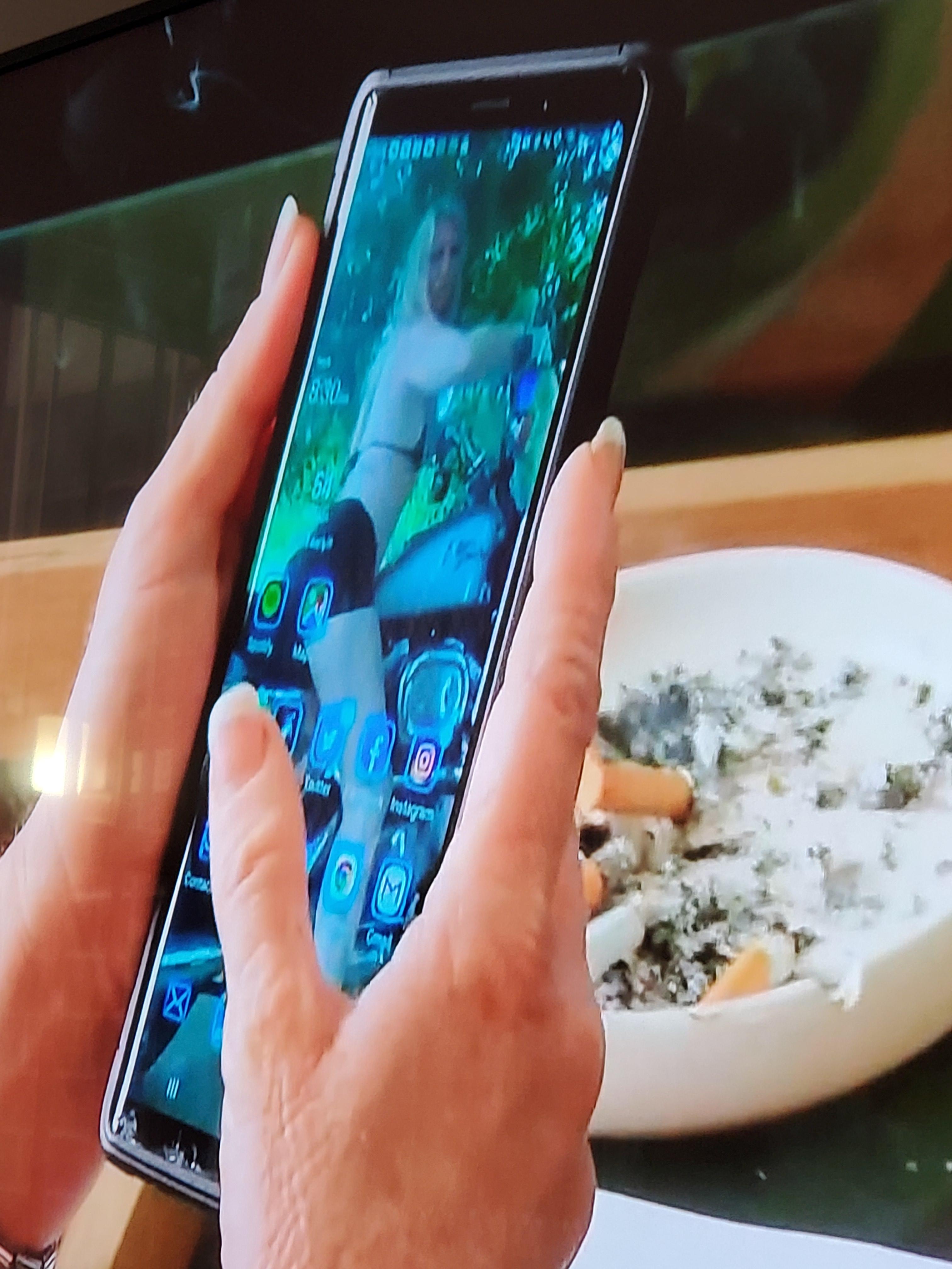 Where can i download this wallpaper for my phone? r/loveafterlockup