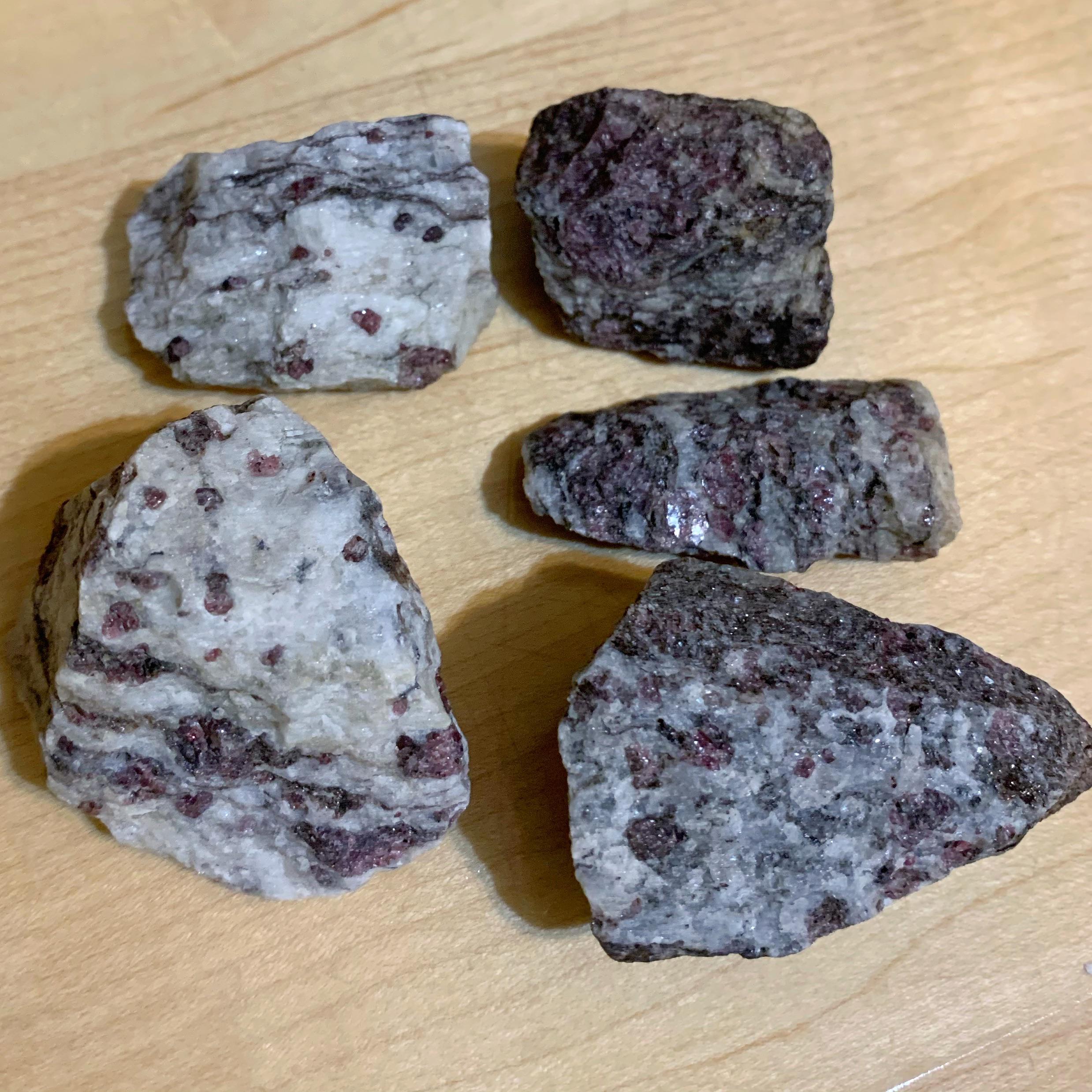 Cool rocks found in Massachusetts. Can’t figure out what they are r/whatsthisrock