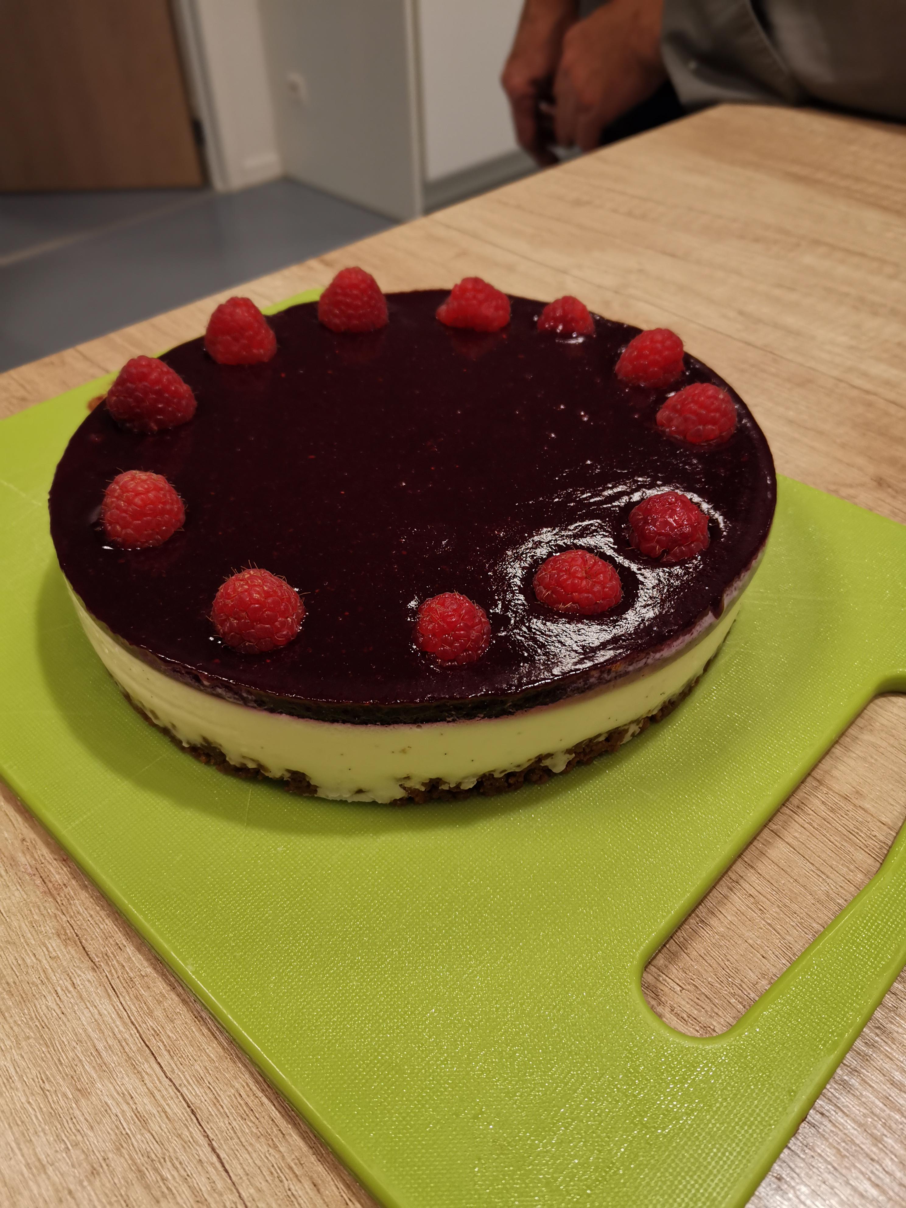Berry cheese cake, heaven! r/DessertPorn
