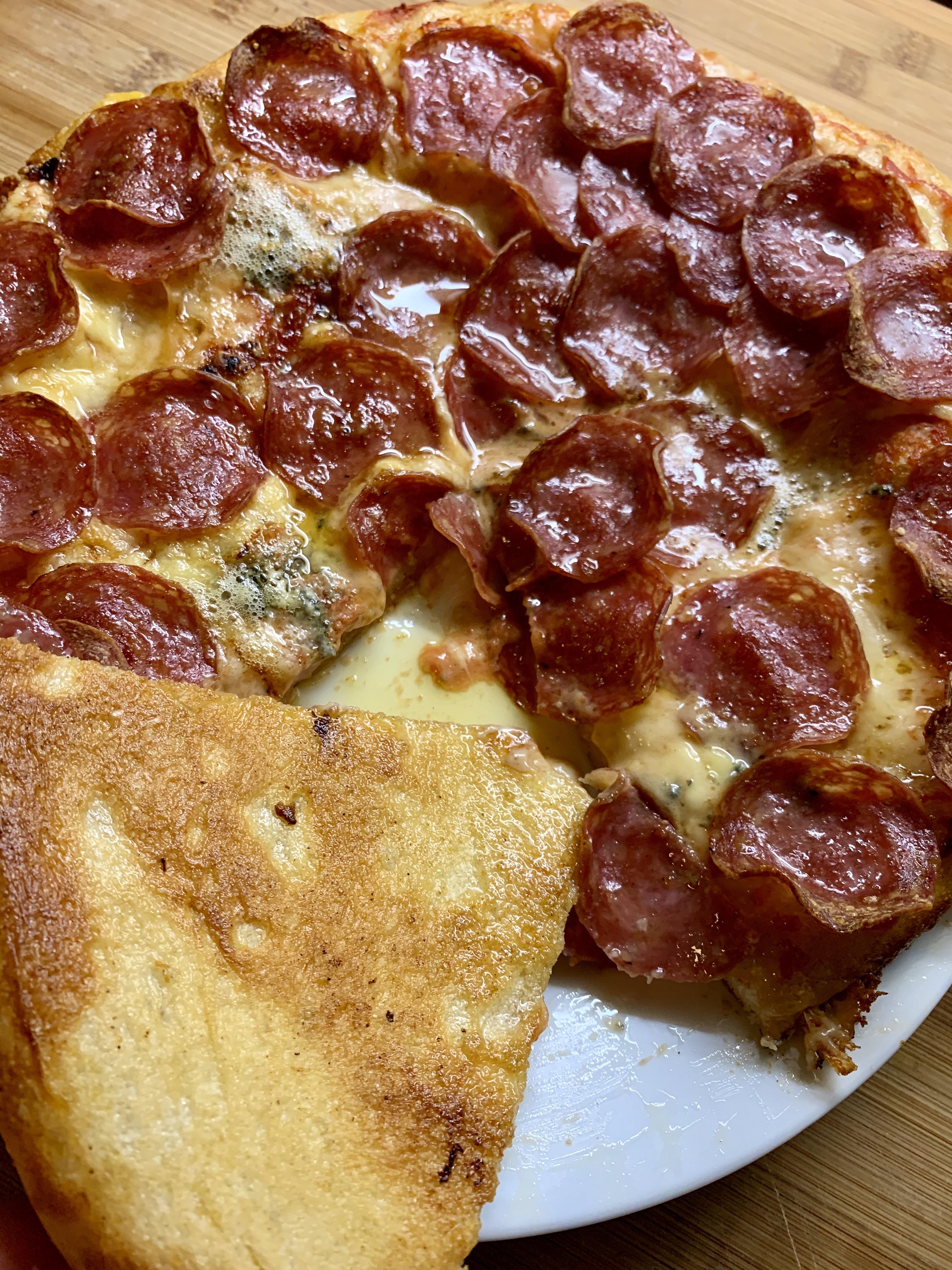 [Homemade] Pepperoni Pizza r/food