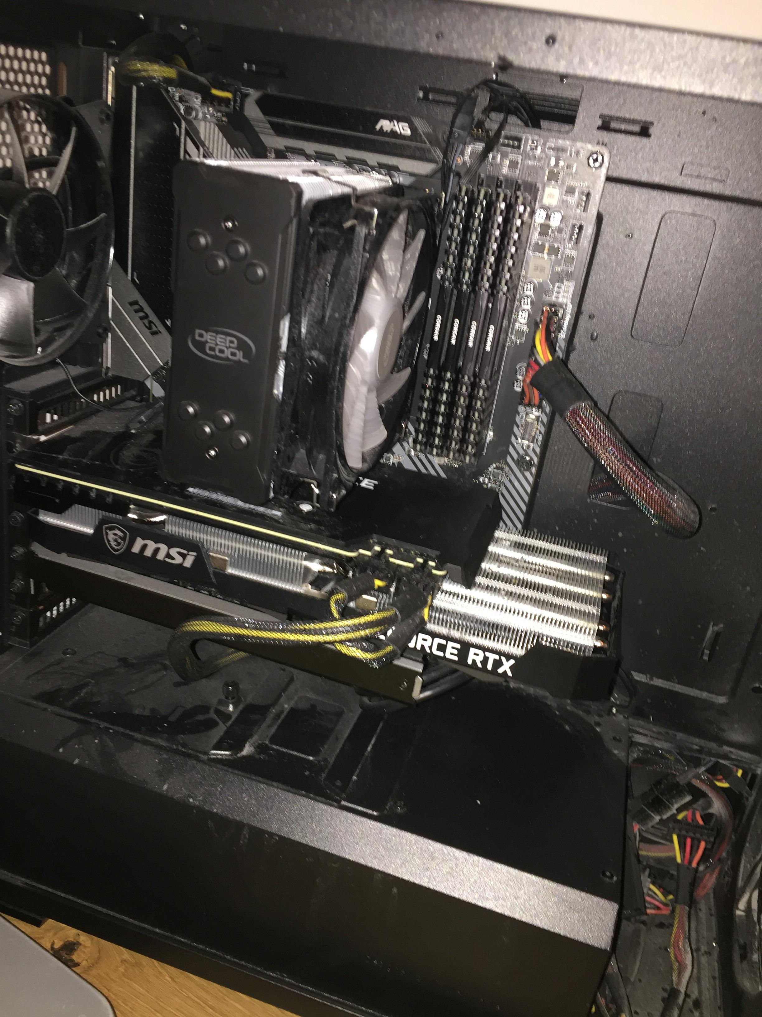 Cat poured water on my pc r/Wellthatsucks