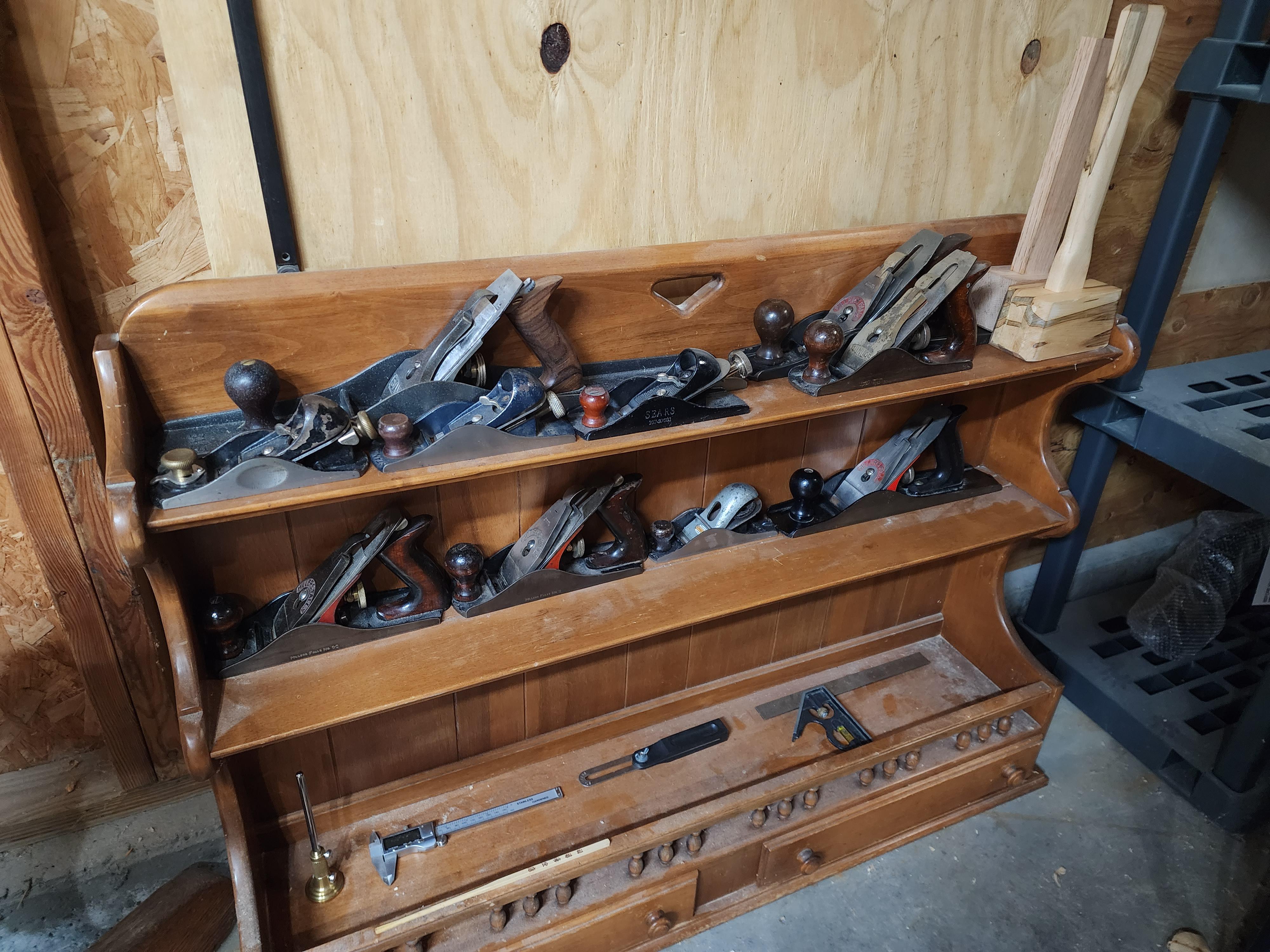 I see all kinds of really nice hand plane on the various