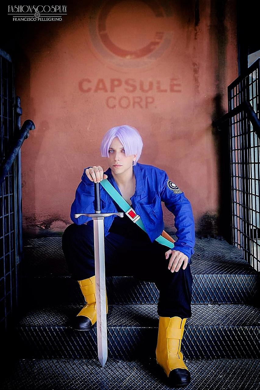 hi everyone I wanted to show you my future Trunks cosplay! as well as