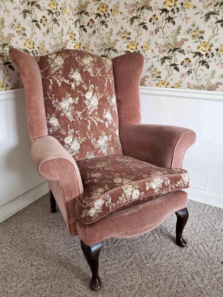 Floral pink chair 5 r/ThriftStoreHauls