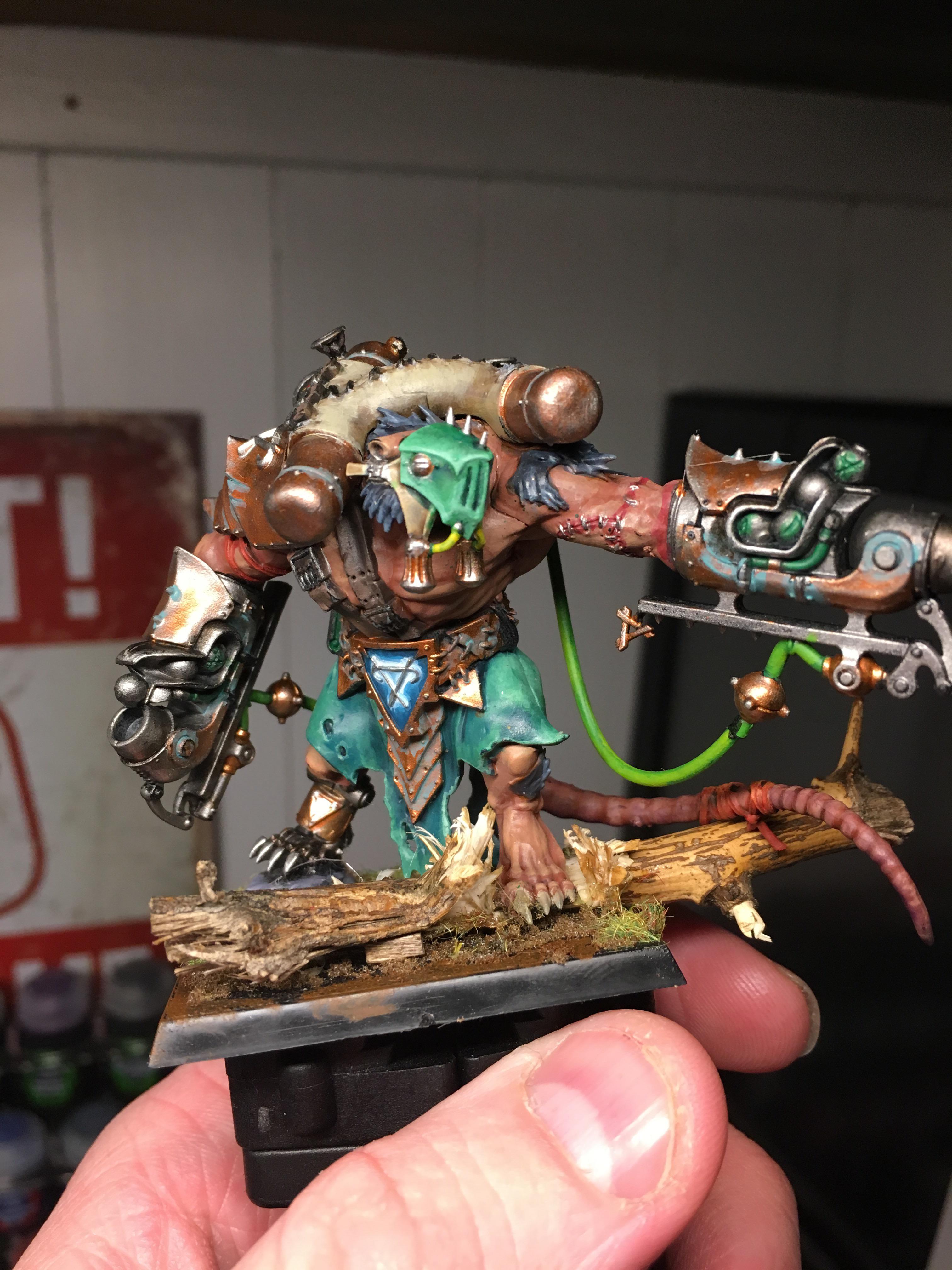Skaven Stormfiend with custom clan colours r/Warhammer