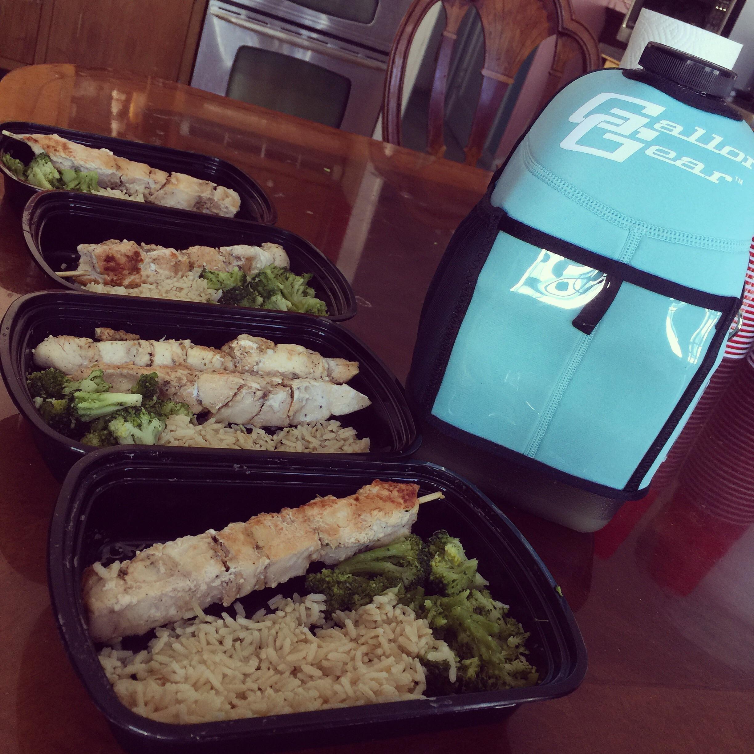 Meal prep for this week! 2 minute brown rice, broccoli and chicken