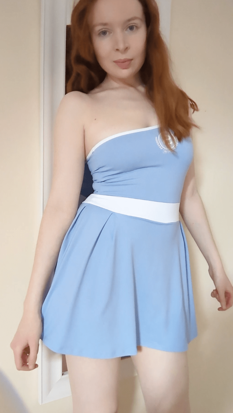 blue and white dress : RedheadBeauties