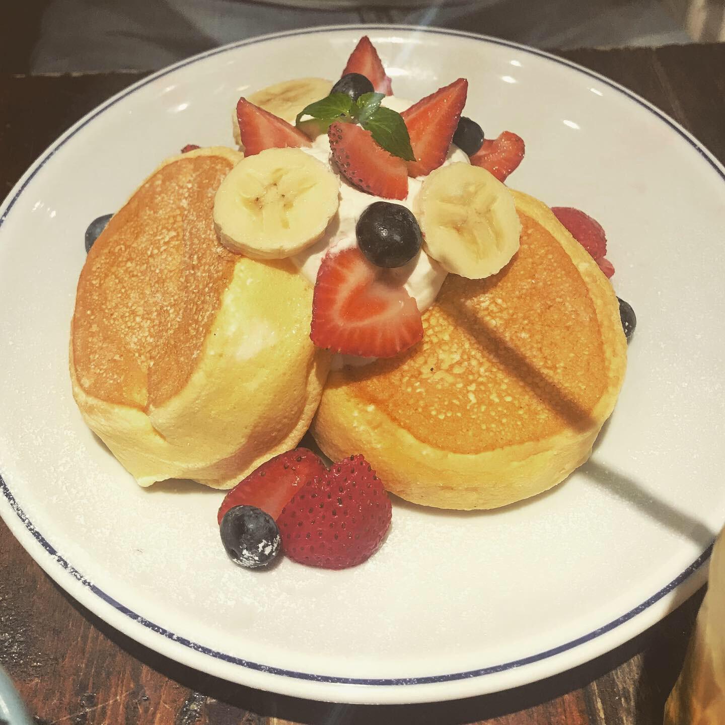 Pancakes! Got them at Flippers, in Tokyo r/FoodPorn