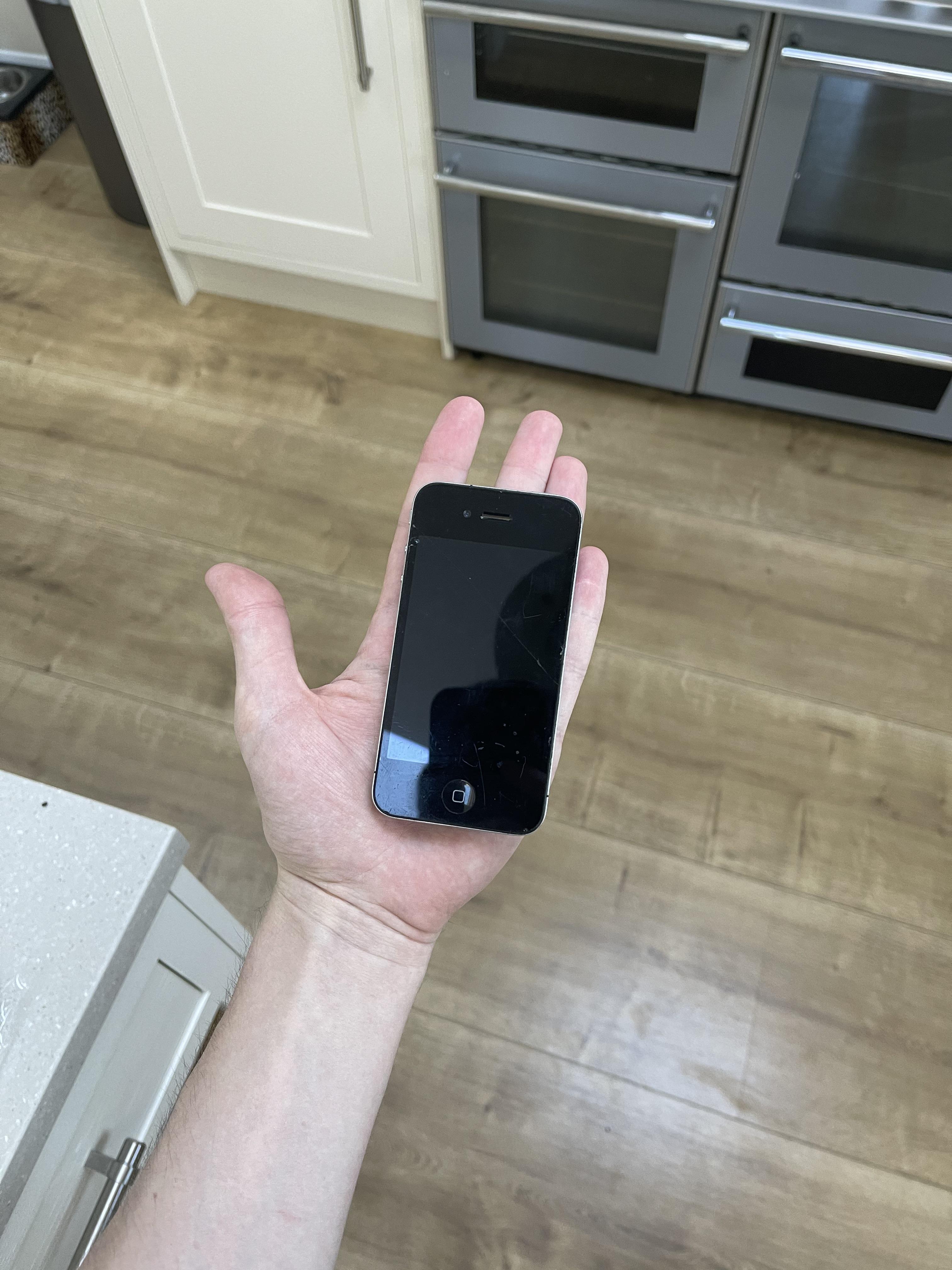 I found my old iPhone 4S can’t believe I this used to be “big” back