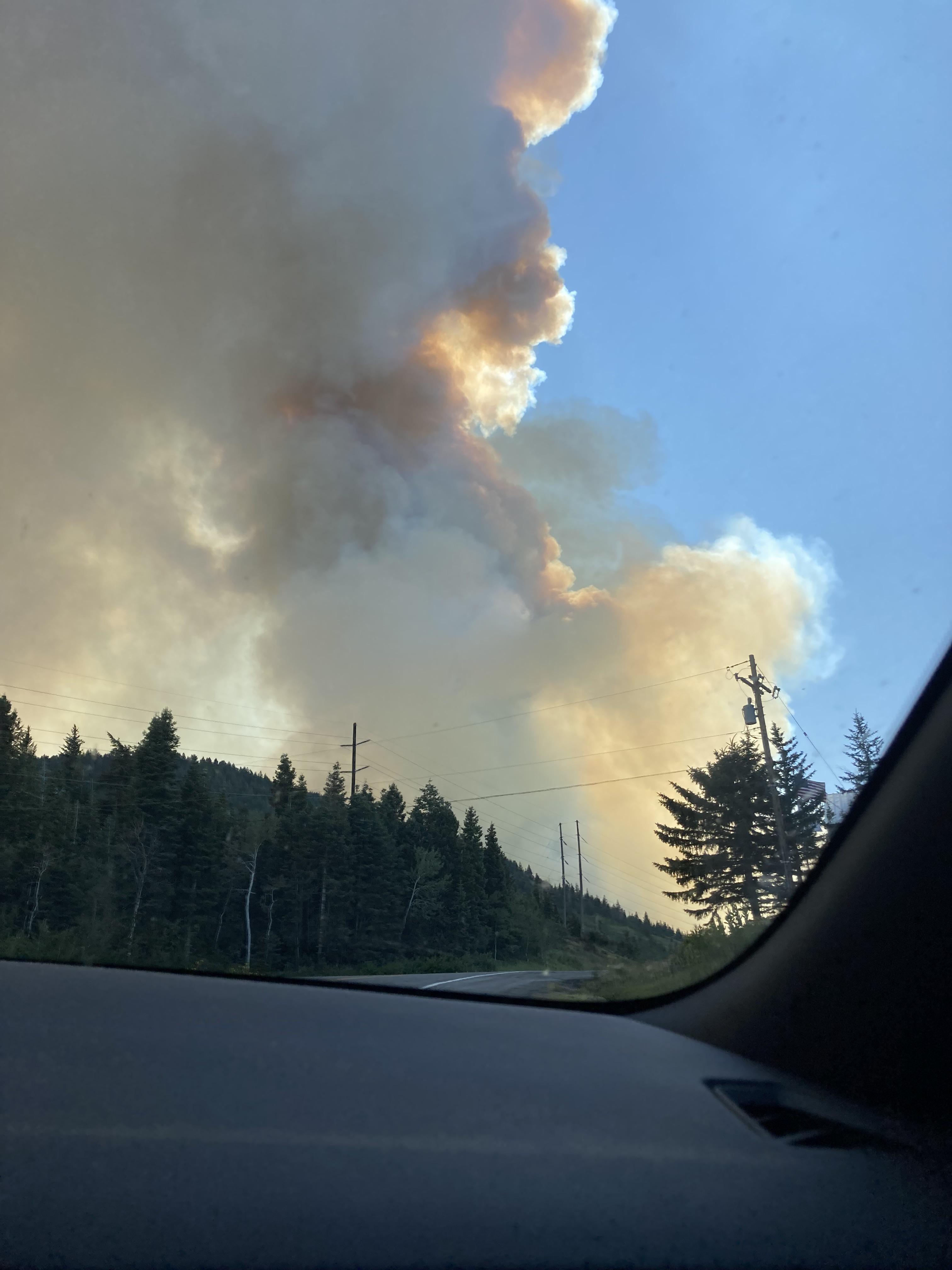 Massive fire in park city Utah next to bunch of homes😓 r/awfuleverything