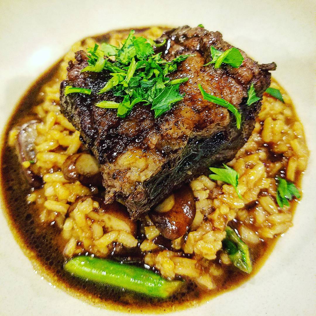 Braised short ribs with red wine glaze and risotto r/sousvide