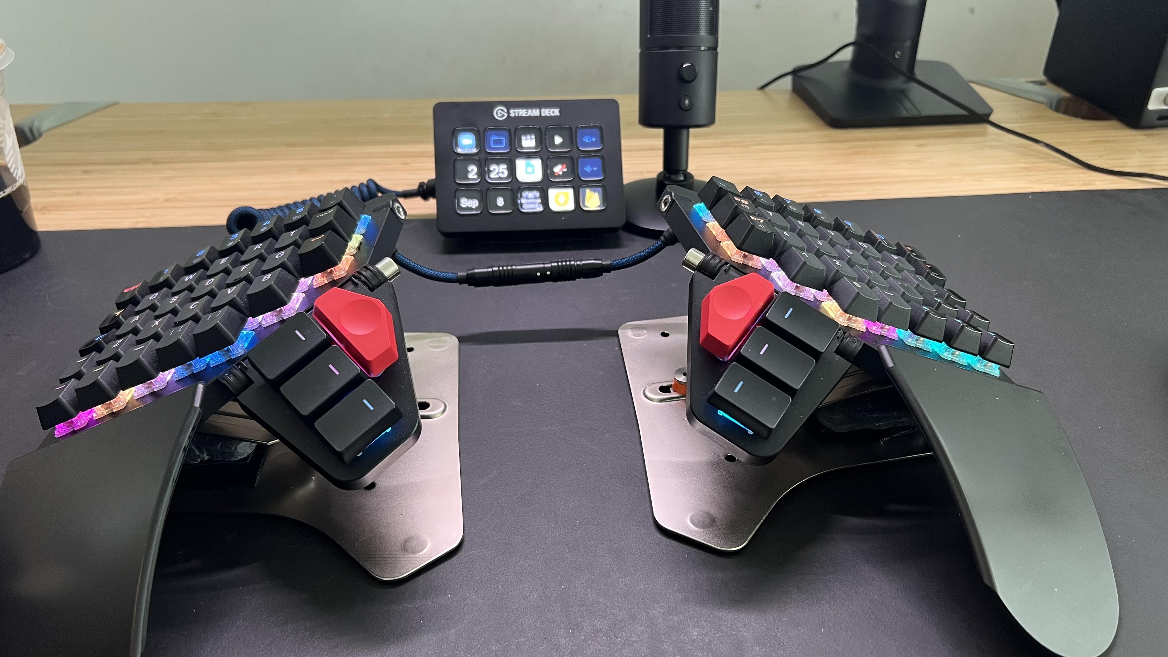 The new Platform kit for moonlander is absolutely incredible! r/olkb