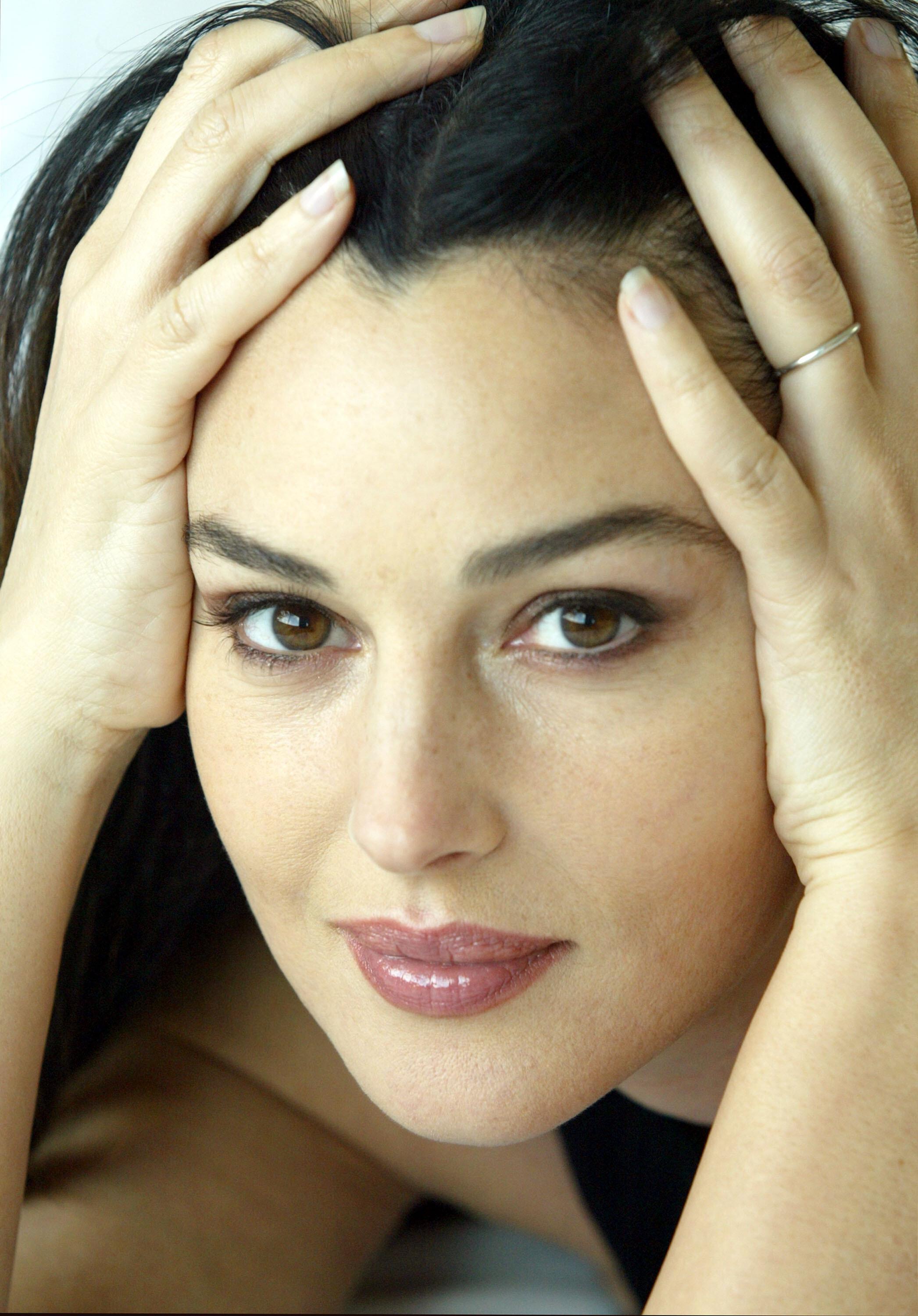 🔞Hazel with a hint of green of Monica Bellucci NUDE | | CelebrityNakeds.com