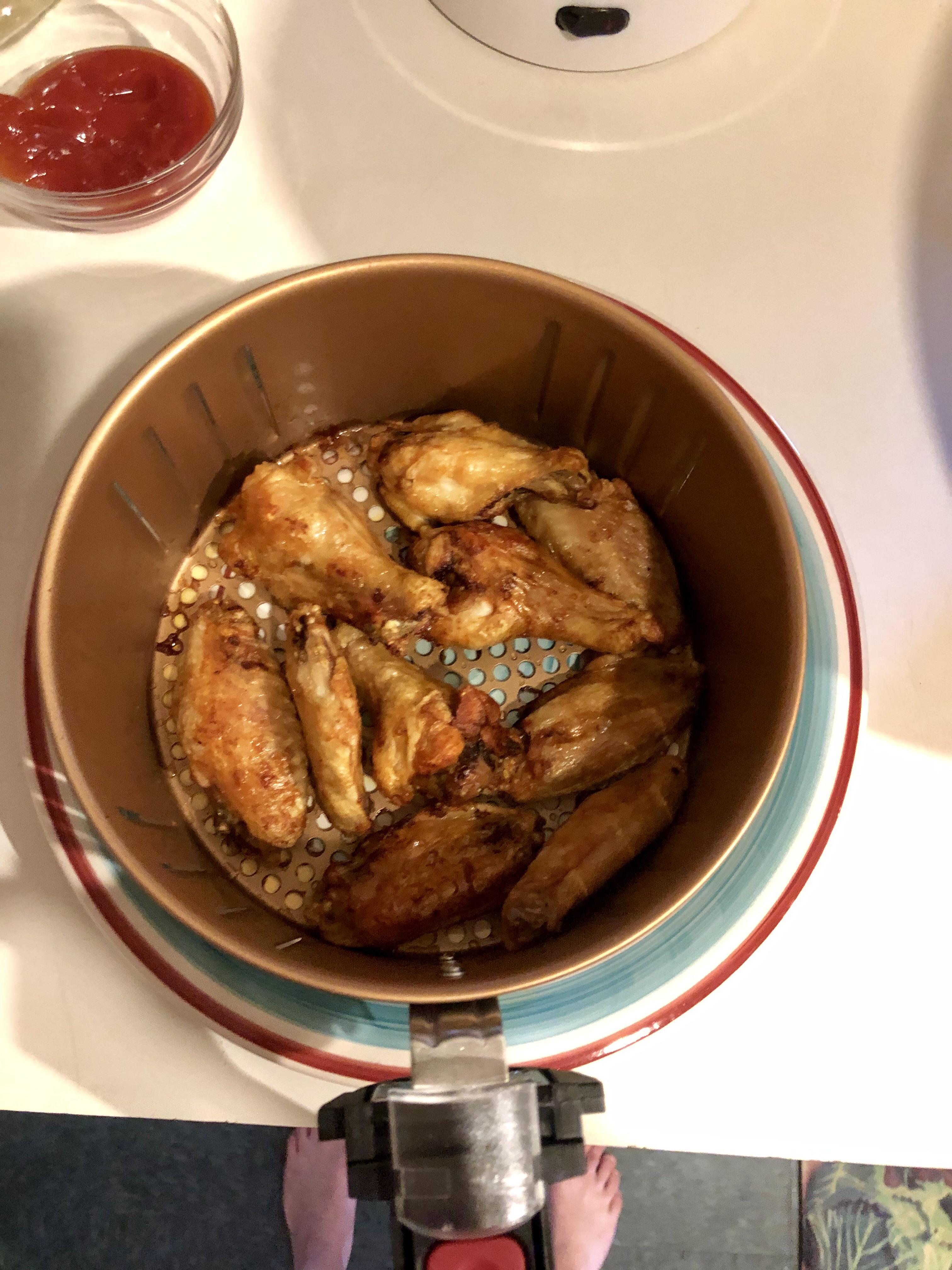 Air fryer wings for the first time....IM CONVINCED!!! Next time it’ll