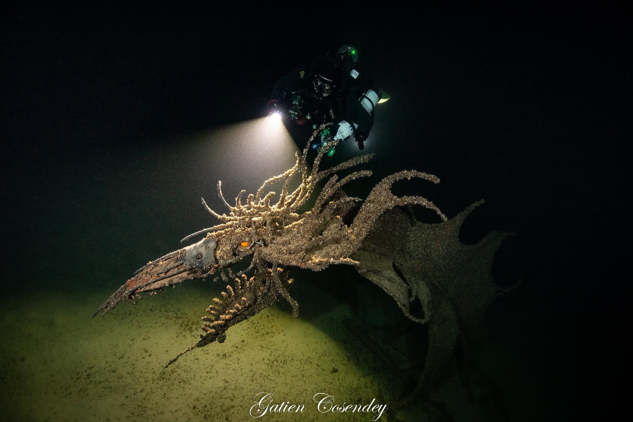 This sculpture at the bottom of a lake r/thalassophobia