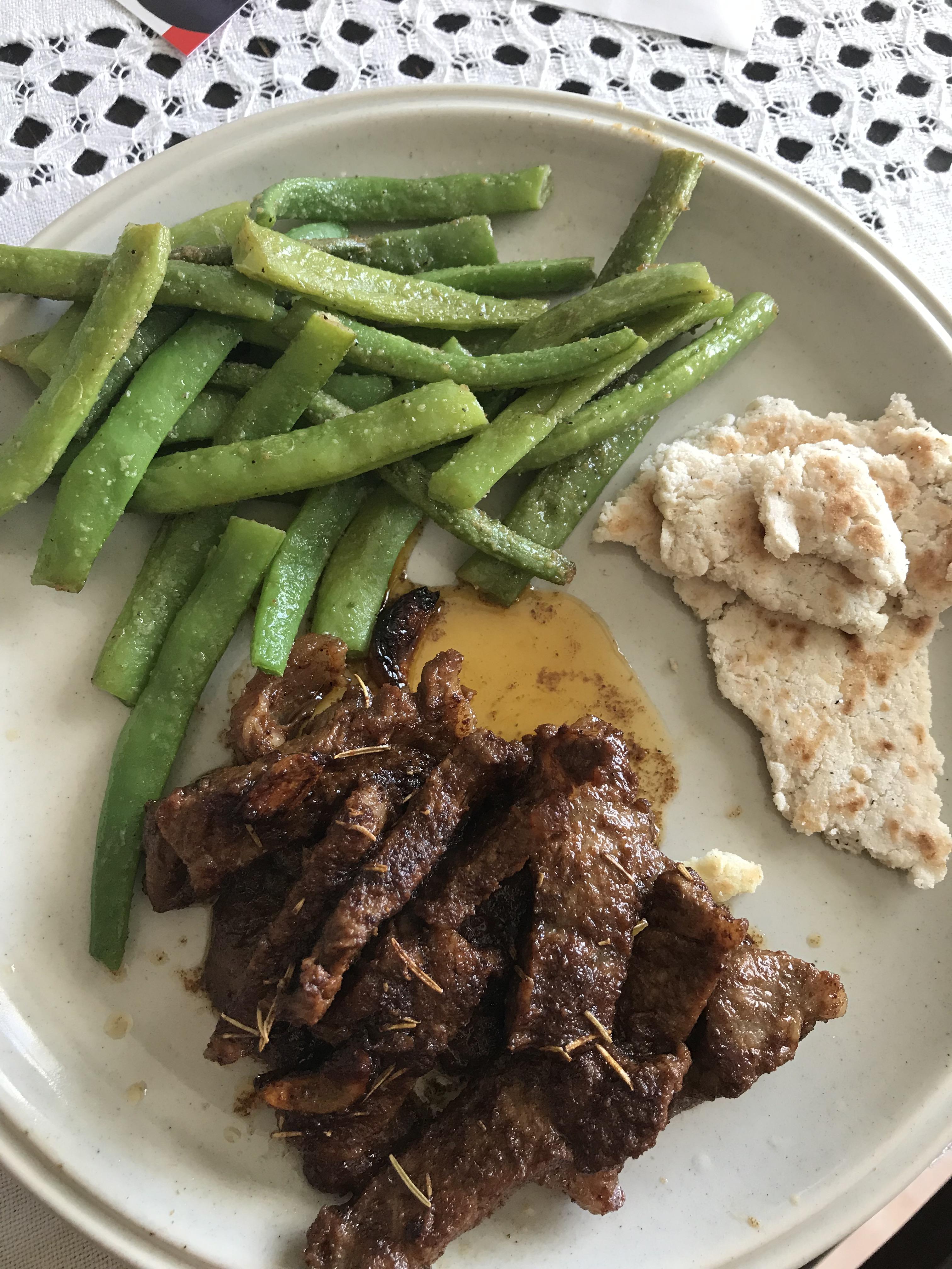 Steak strips, green beans and some left over keto flat bread 😋 r