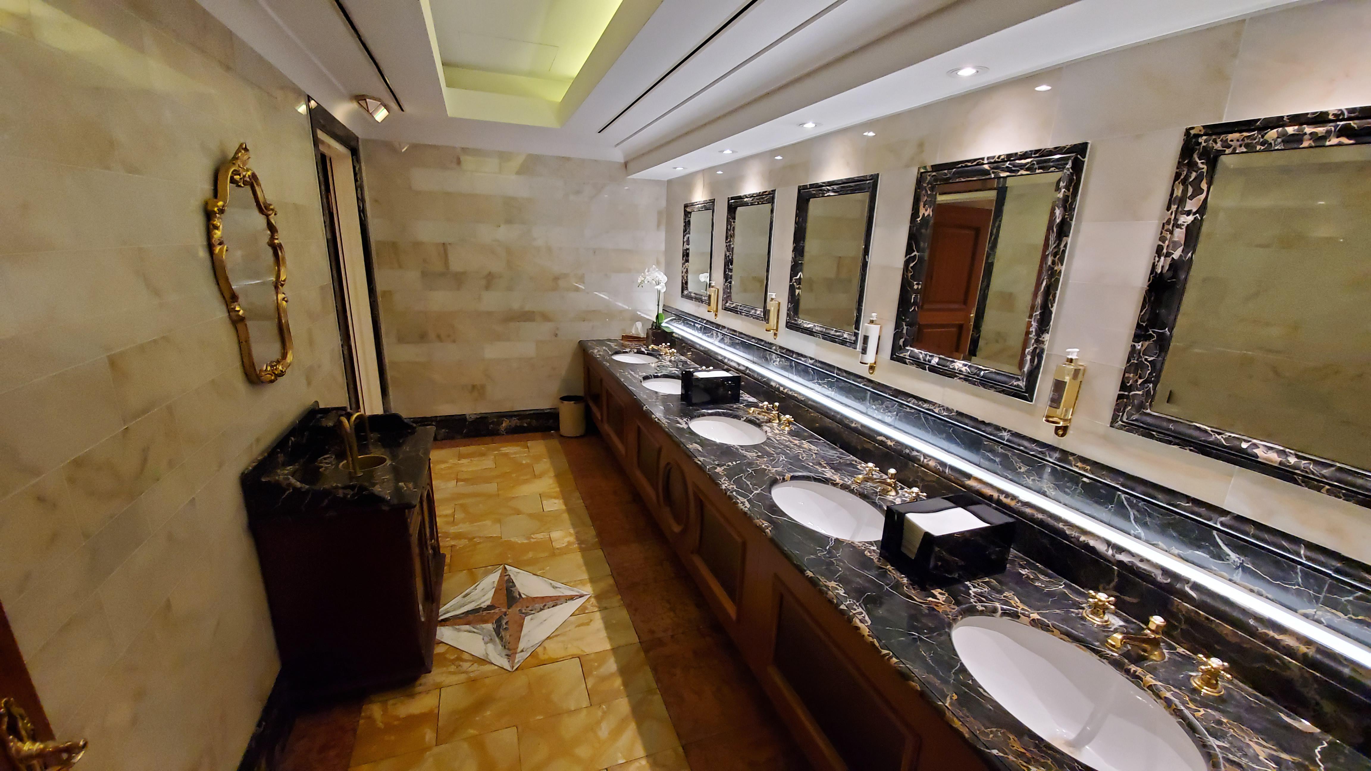 The bathroom in my hotel lobby is worth more than my car... r/FunnyandSad