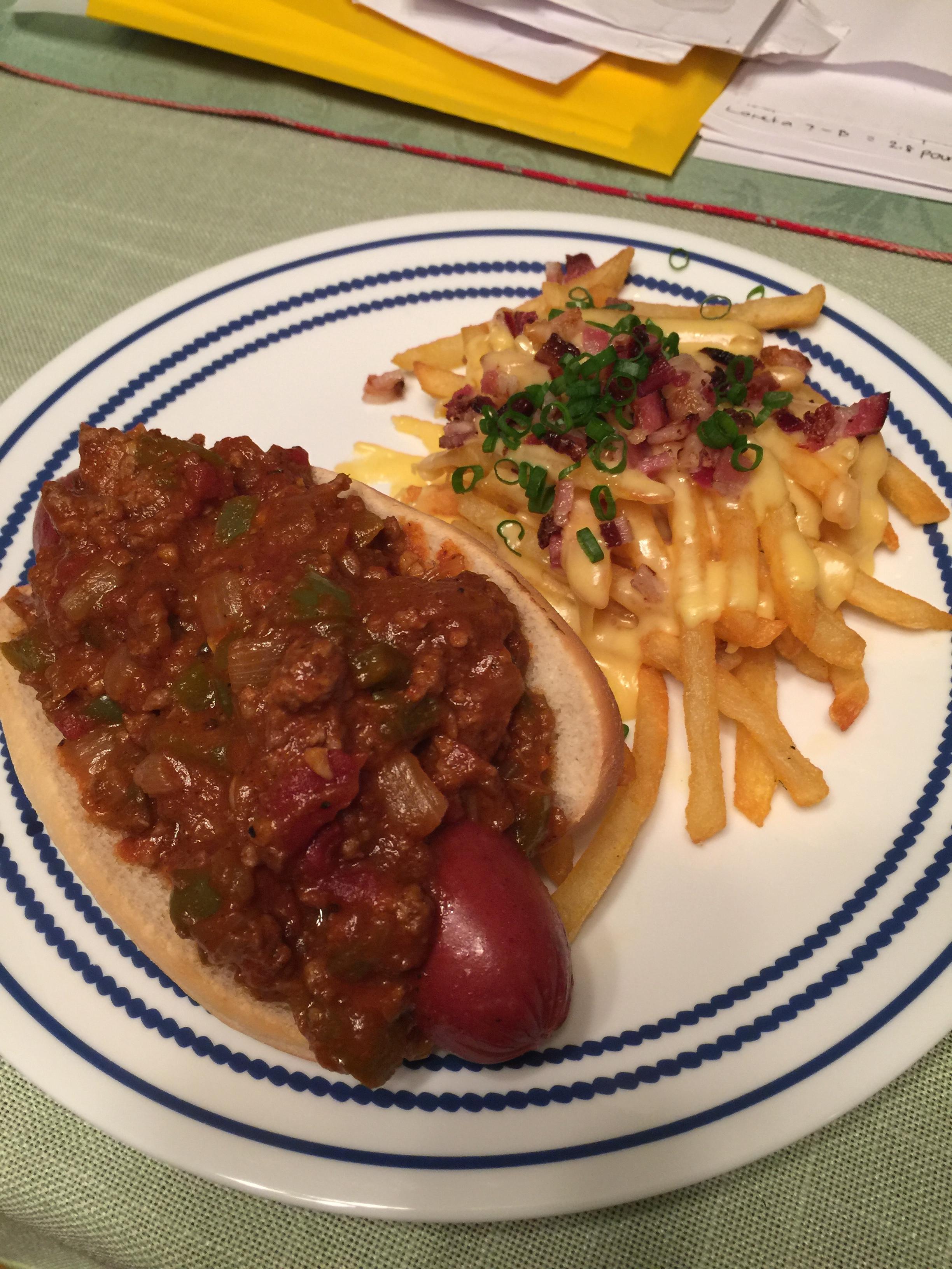 [Homemade] Chili dog with cheese fries r/food