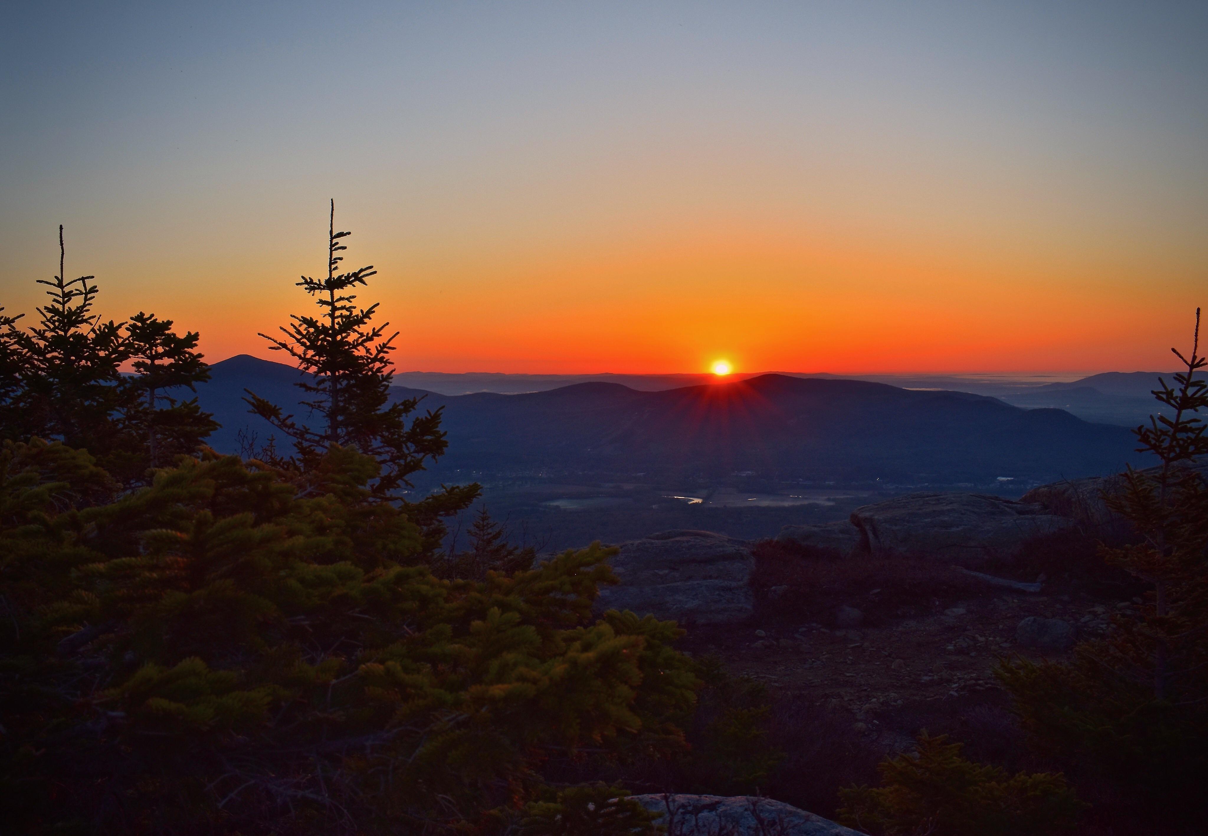 Sun is down, freezing cold. (New Hampshire) [4496 x 3000] [OC] r