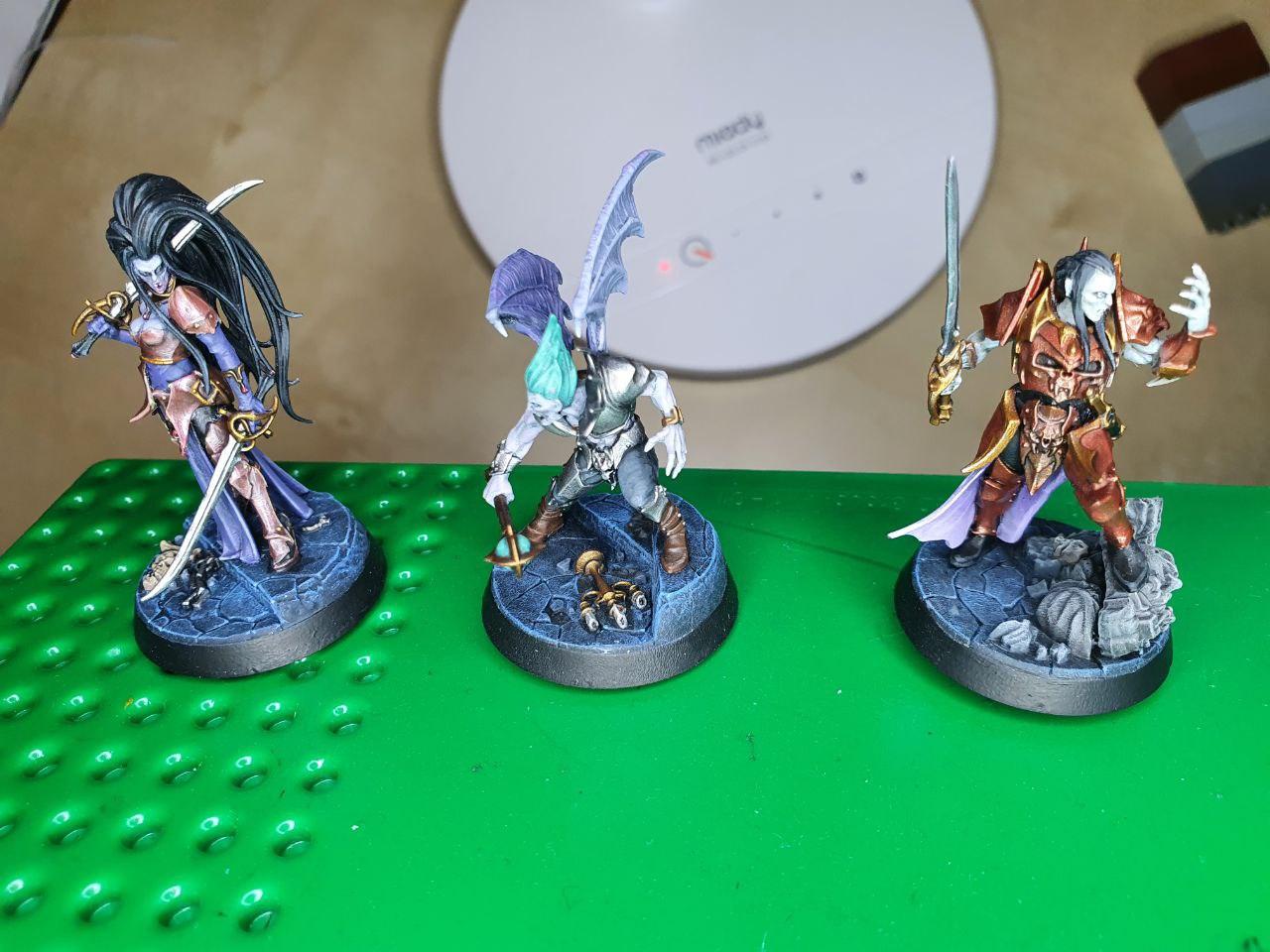 My Crimson Court only Gorath missing now r/minipainting
