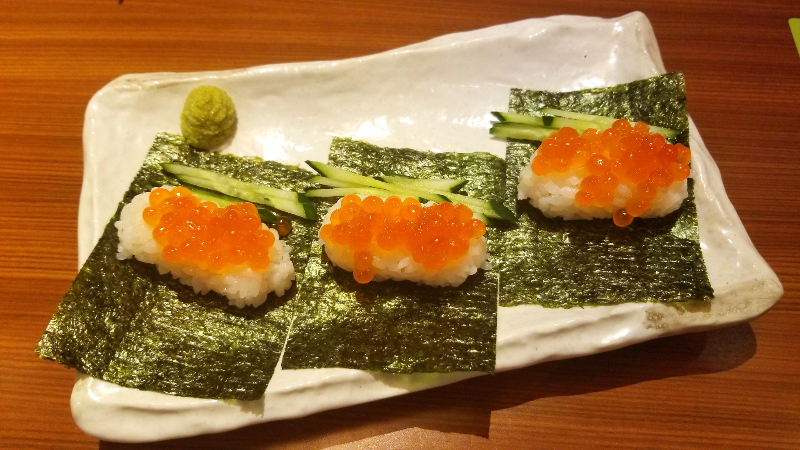 [I ate] Salmon roe sushi r/food