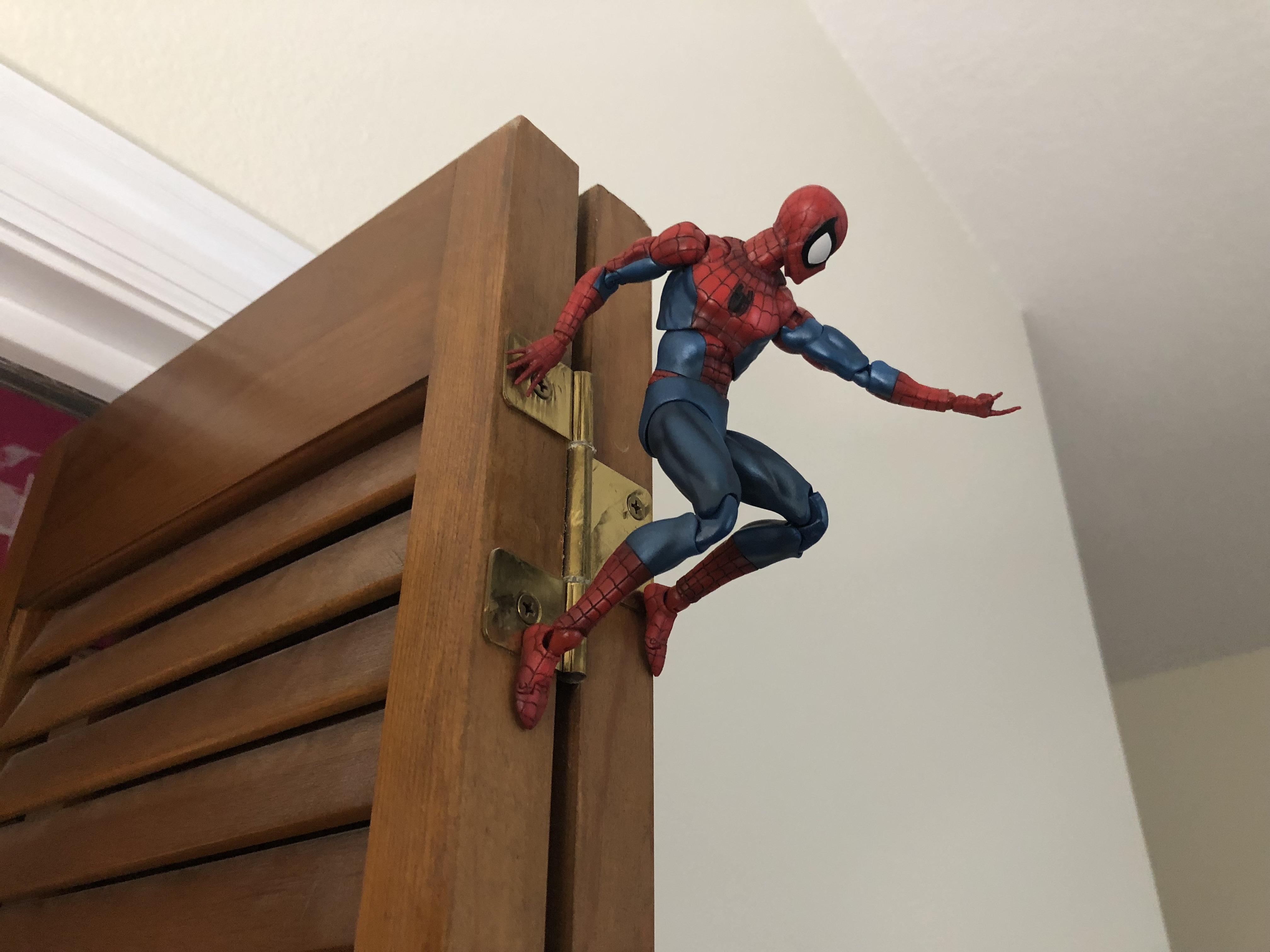 Mafex Spider Man wall crawling action r/ActionFigures