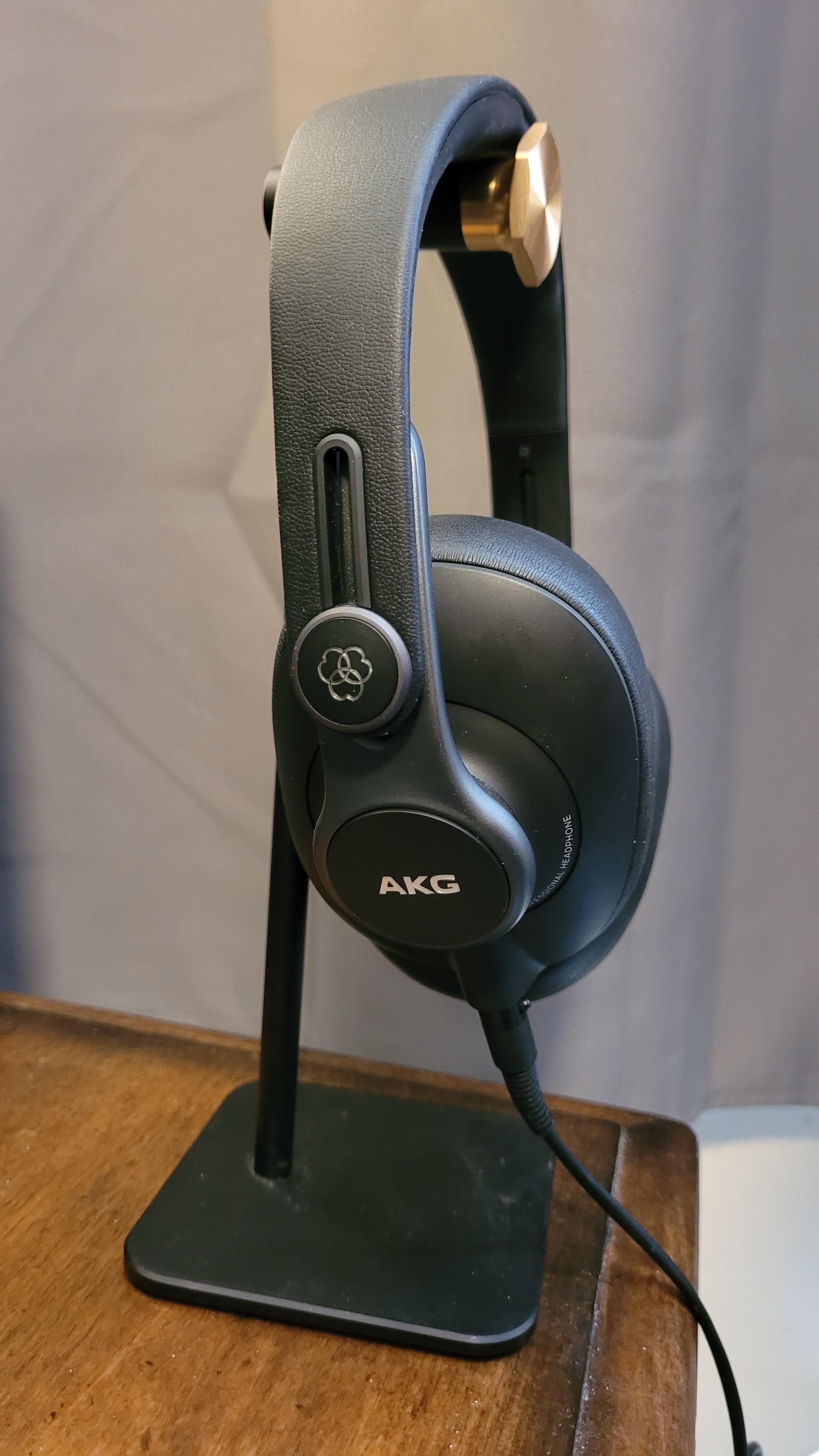 AKG K371 My new favorite closed back headphones r/headphones