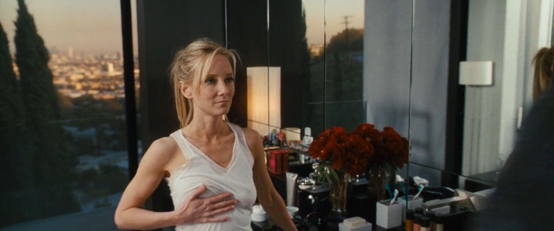 Anne Heche - Spread (2009) : sweaterbullets