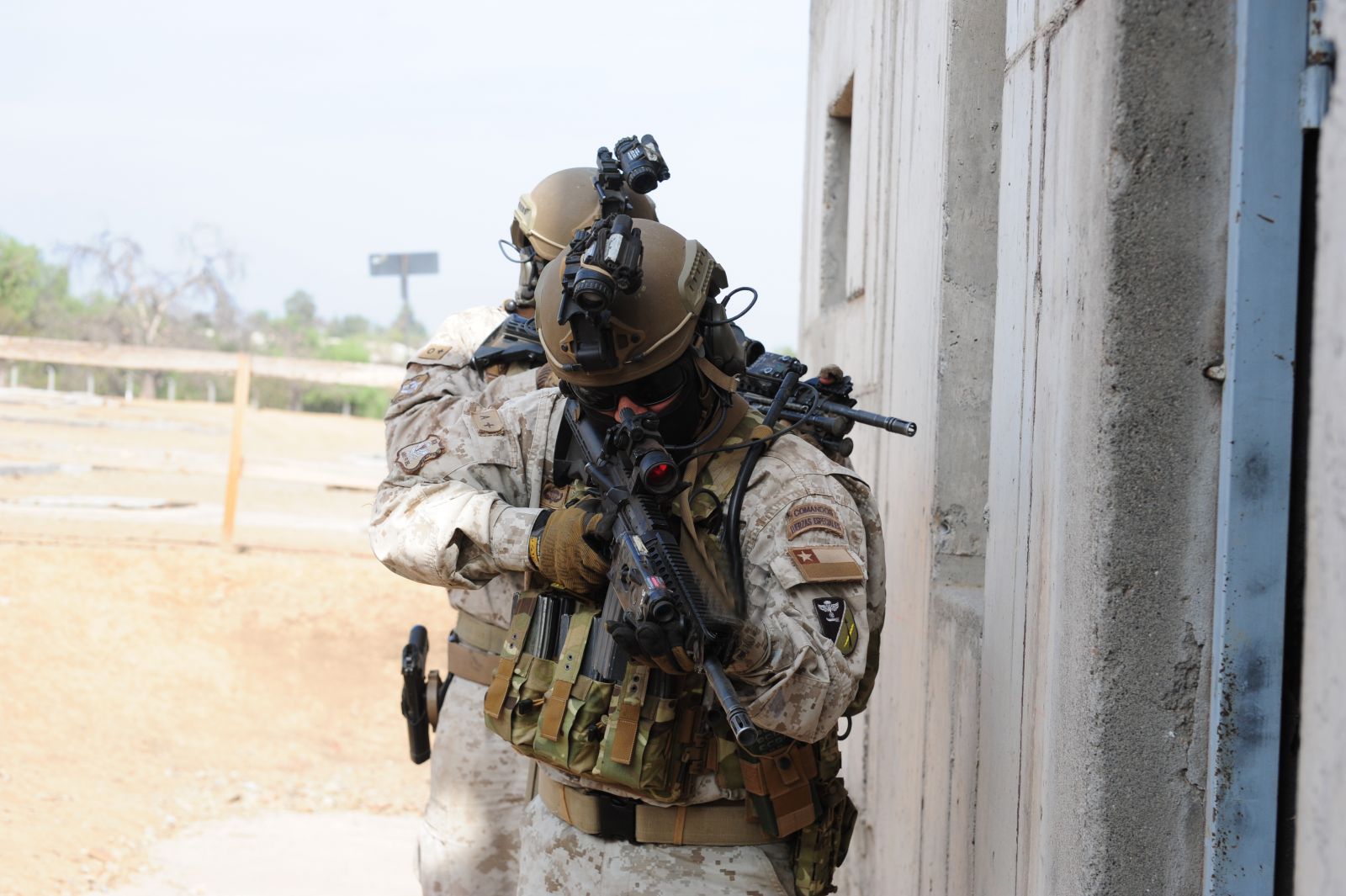 Chilean Army Special Forces Brigade during MOUT training [1600x1065