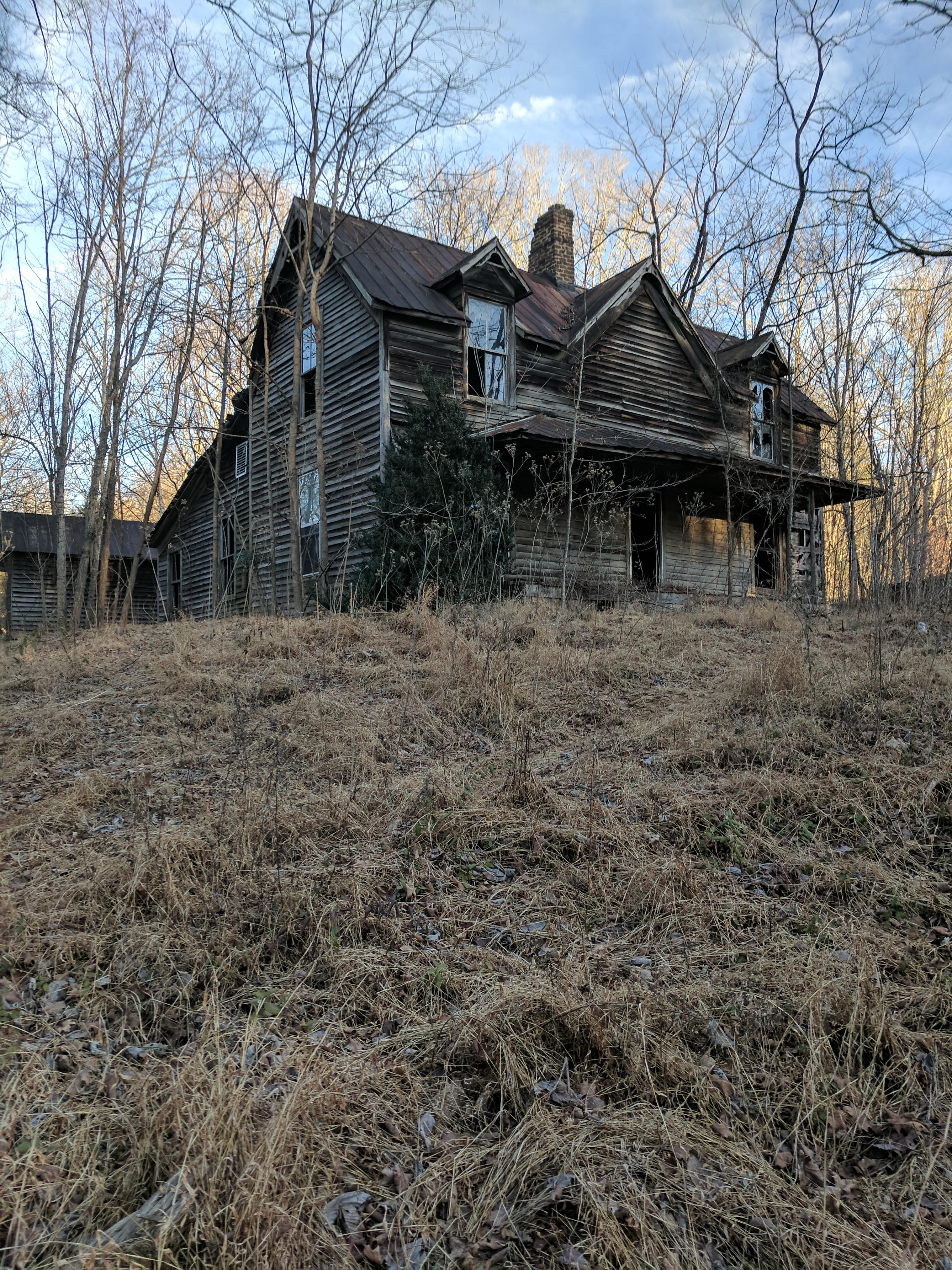 Monster House New Market, TN [3036x4048] r/AbandonedPorn