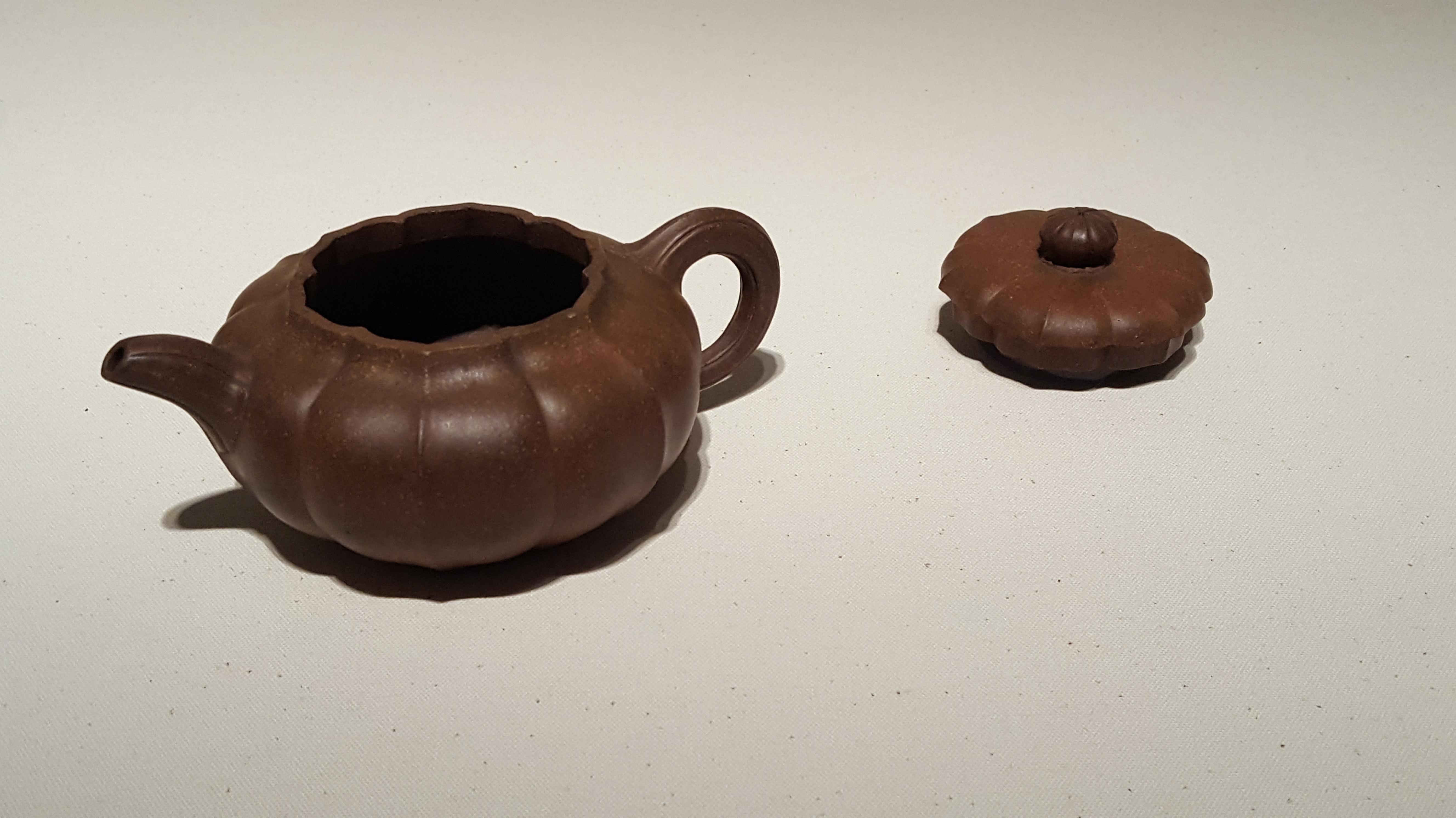 Yixing clay teapot made in 1596 (Ming Dynasty) by Shi Dapin (I took