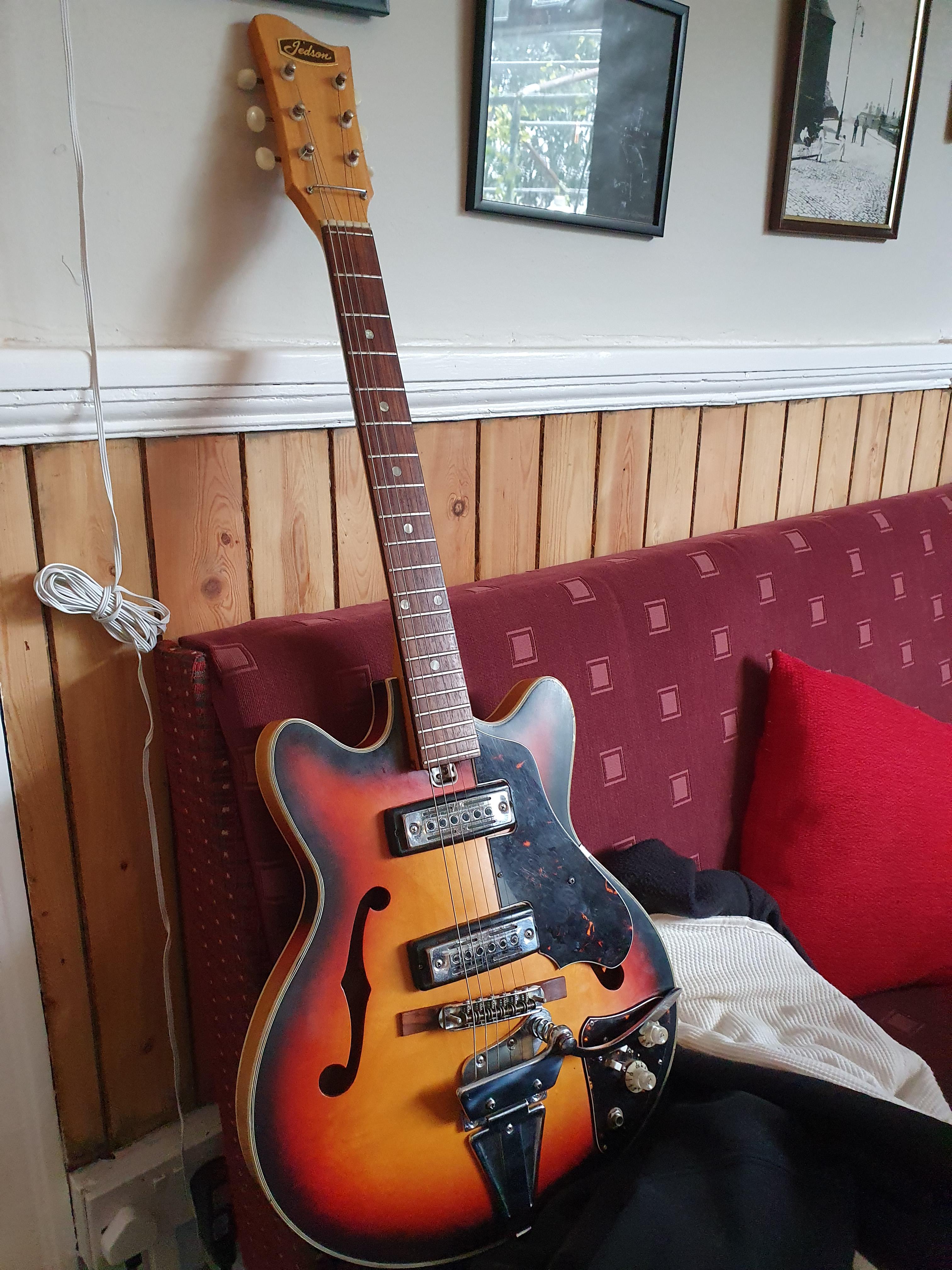 Jedson is the brand, but I have no other information on this beauty. Educate me please? r