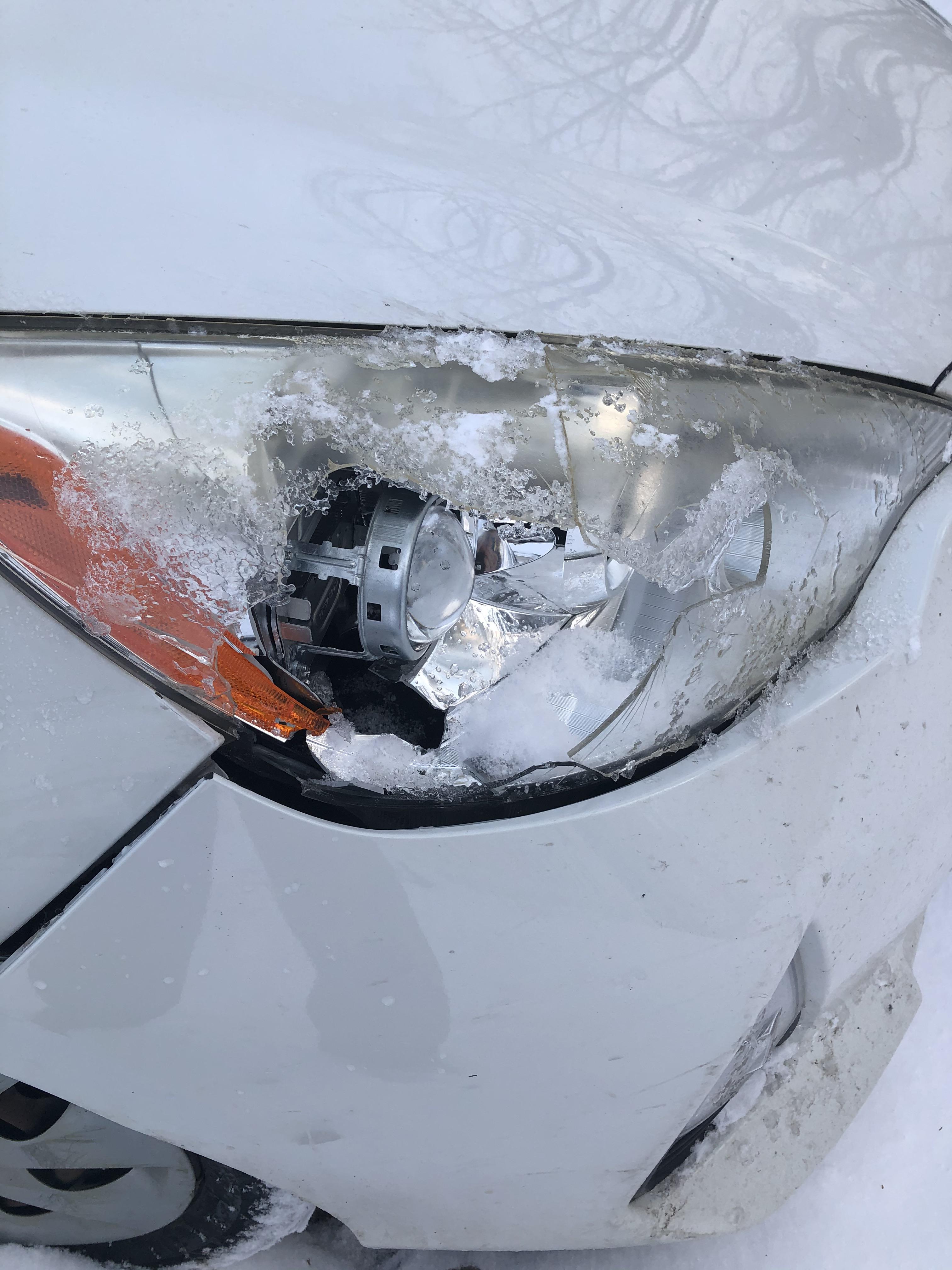 Estimated cost to repair 2012 Prius c headlight cover and panel : r