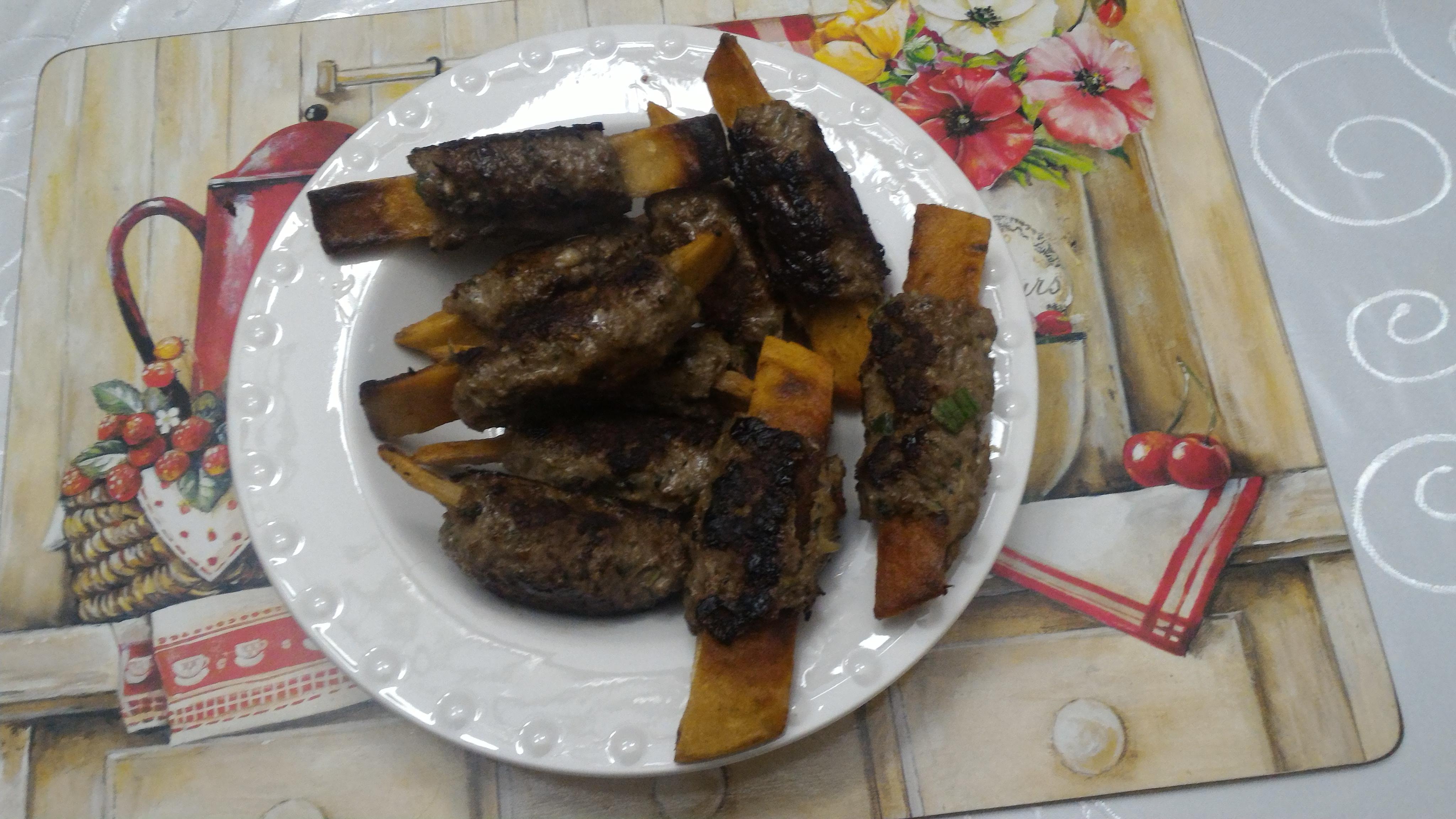 This fake ribs made of ground beef and corn tortilla r/shittyfoodporn