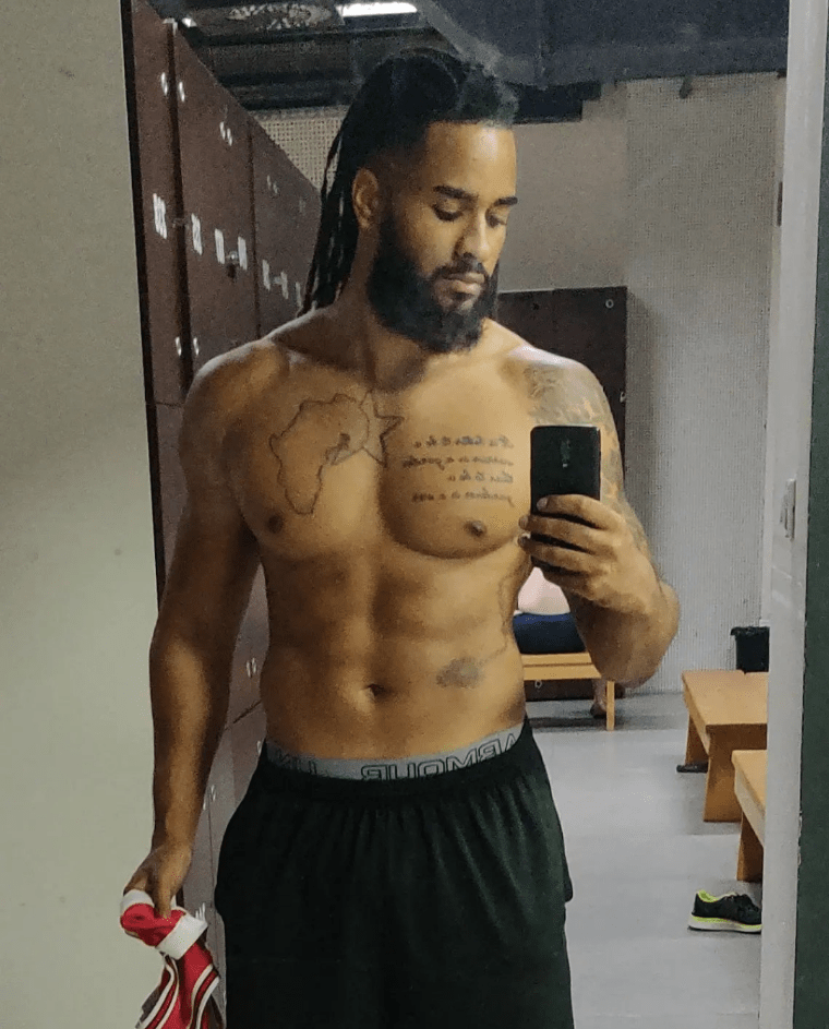 Oliver Carter is so fine : WrestleWithThePackage