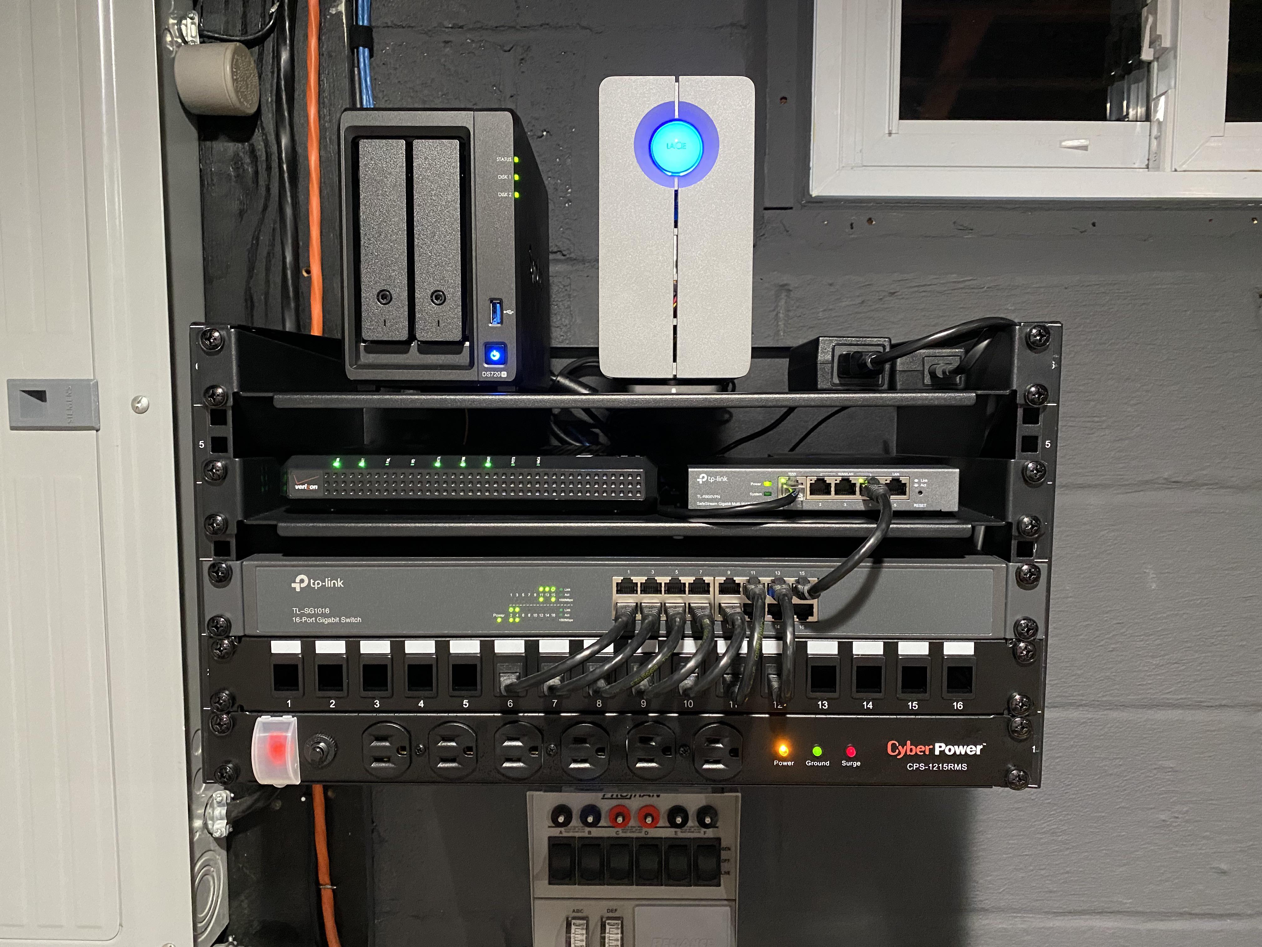 First Home Lab Looking for UPS r/homelab