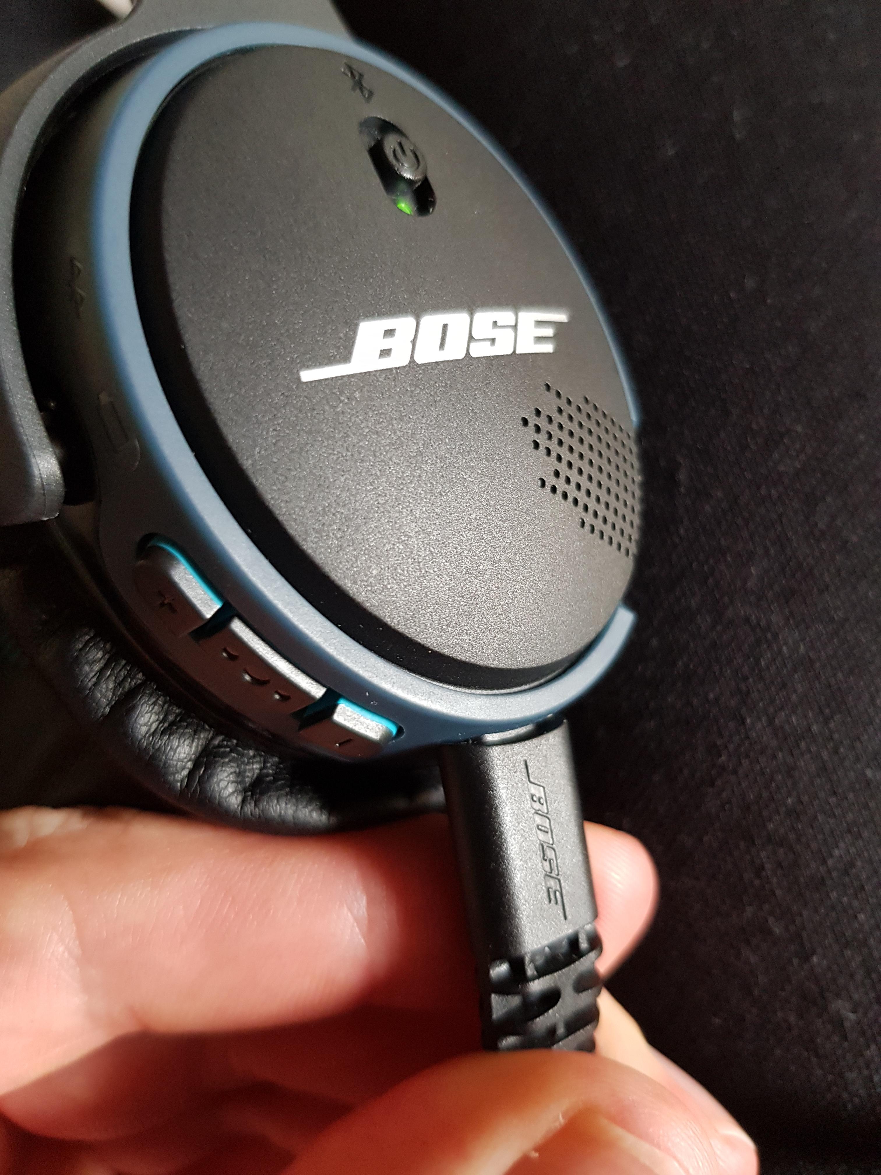 Bose Soundlink On Ear demo version?! Can't unplugg it! r/headphones