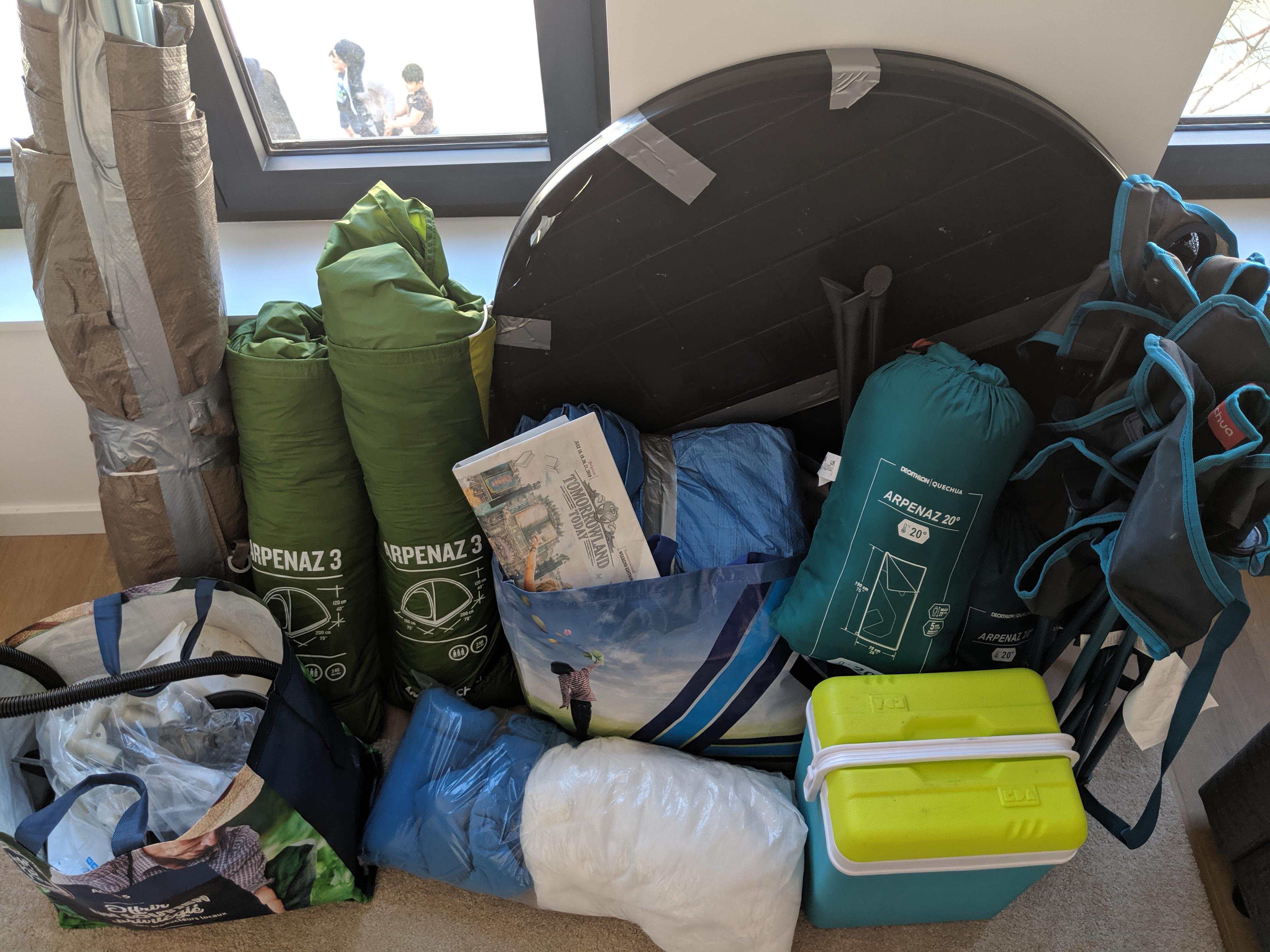 Free camping gear for weekend 2, cleaned packed must pickup this