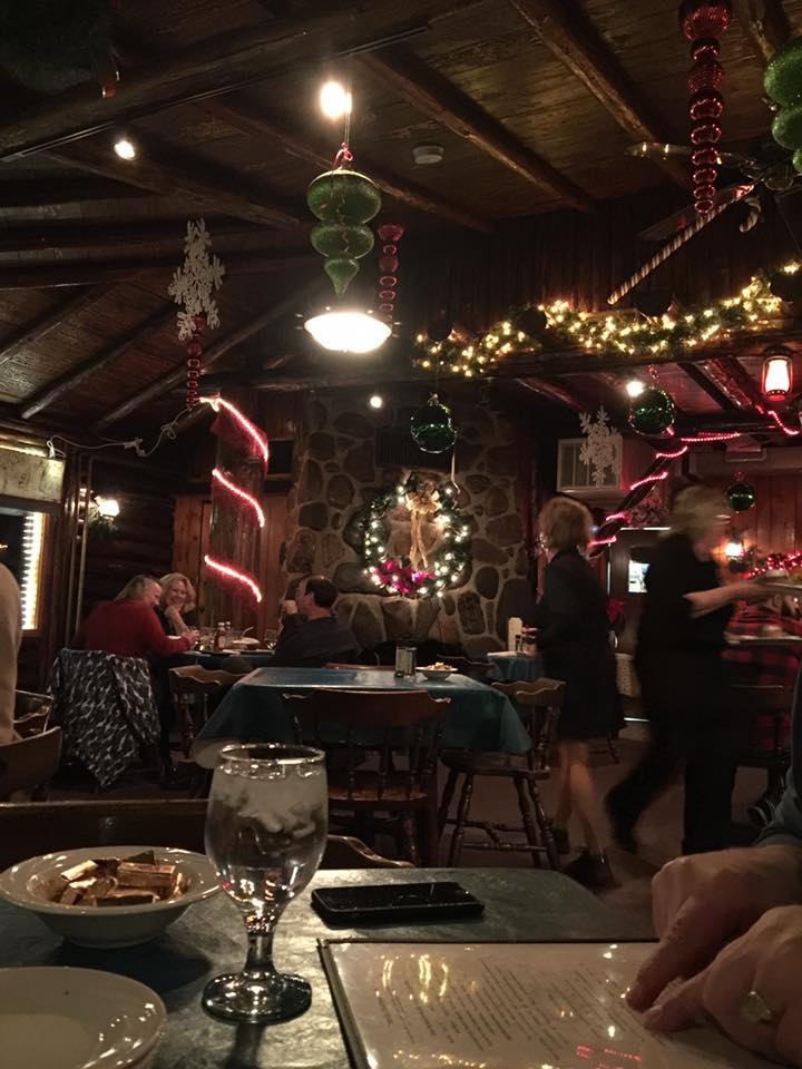 Lakeside Steakhouse in Northern Indiana r/CozyPlaces