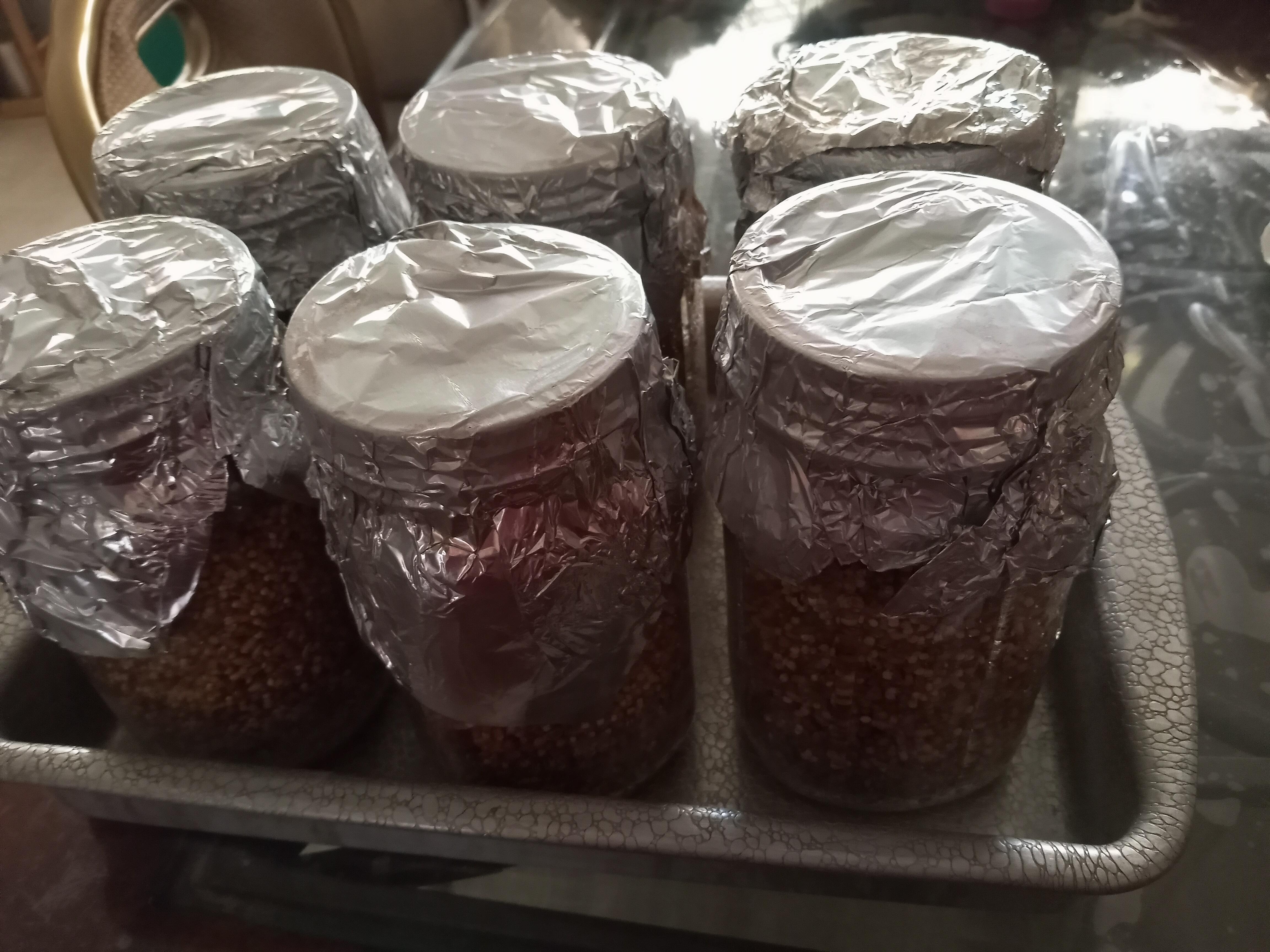 How much liquid culture per 32 oz mason jars of wbs r/unclebens