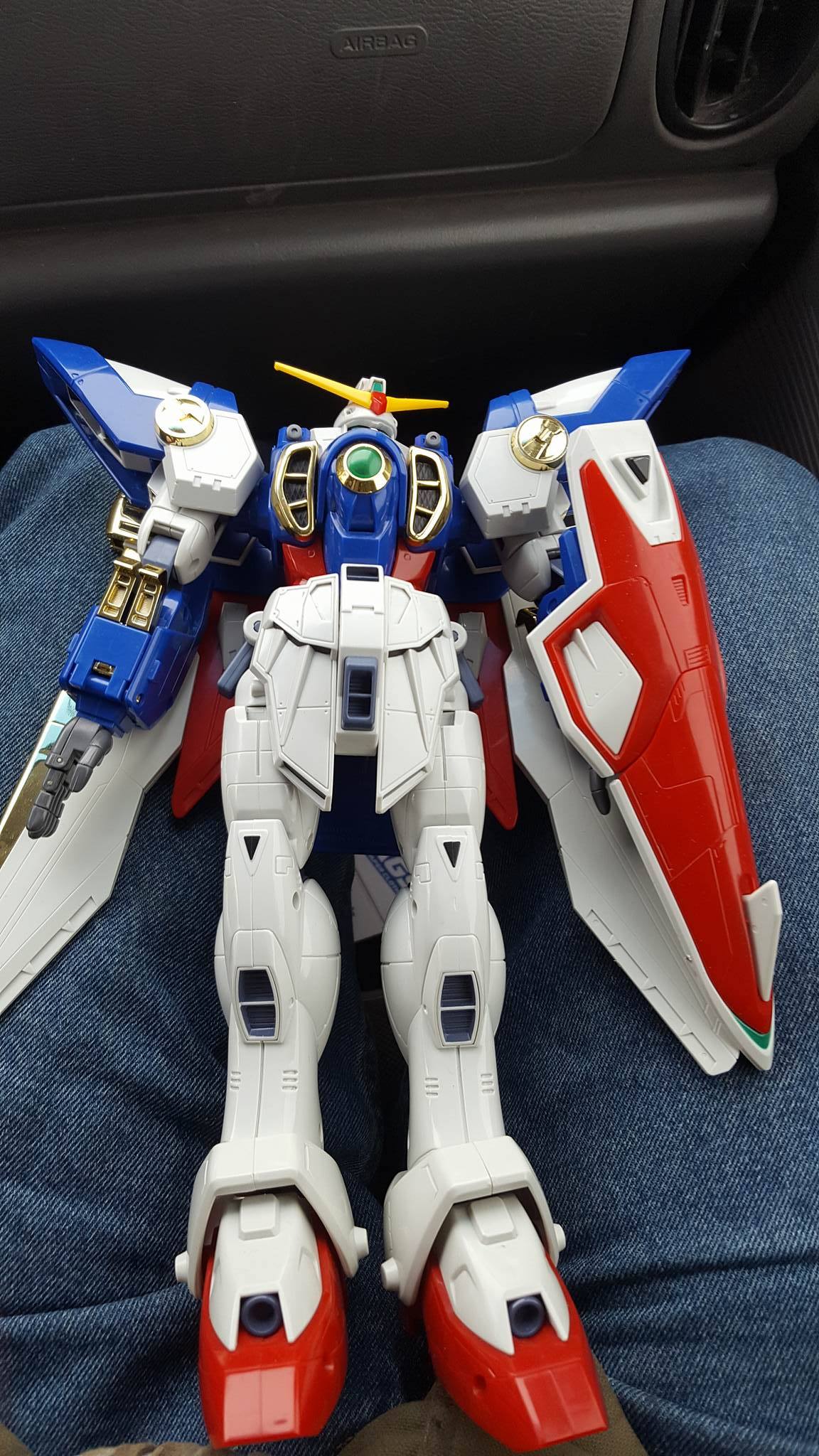 Buddy was just given this model Gundam with broken parts, does anyone