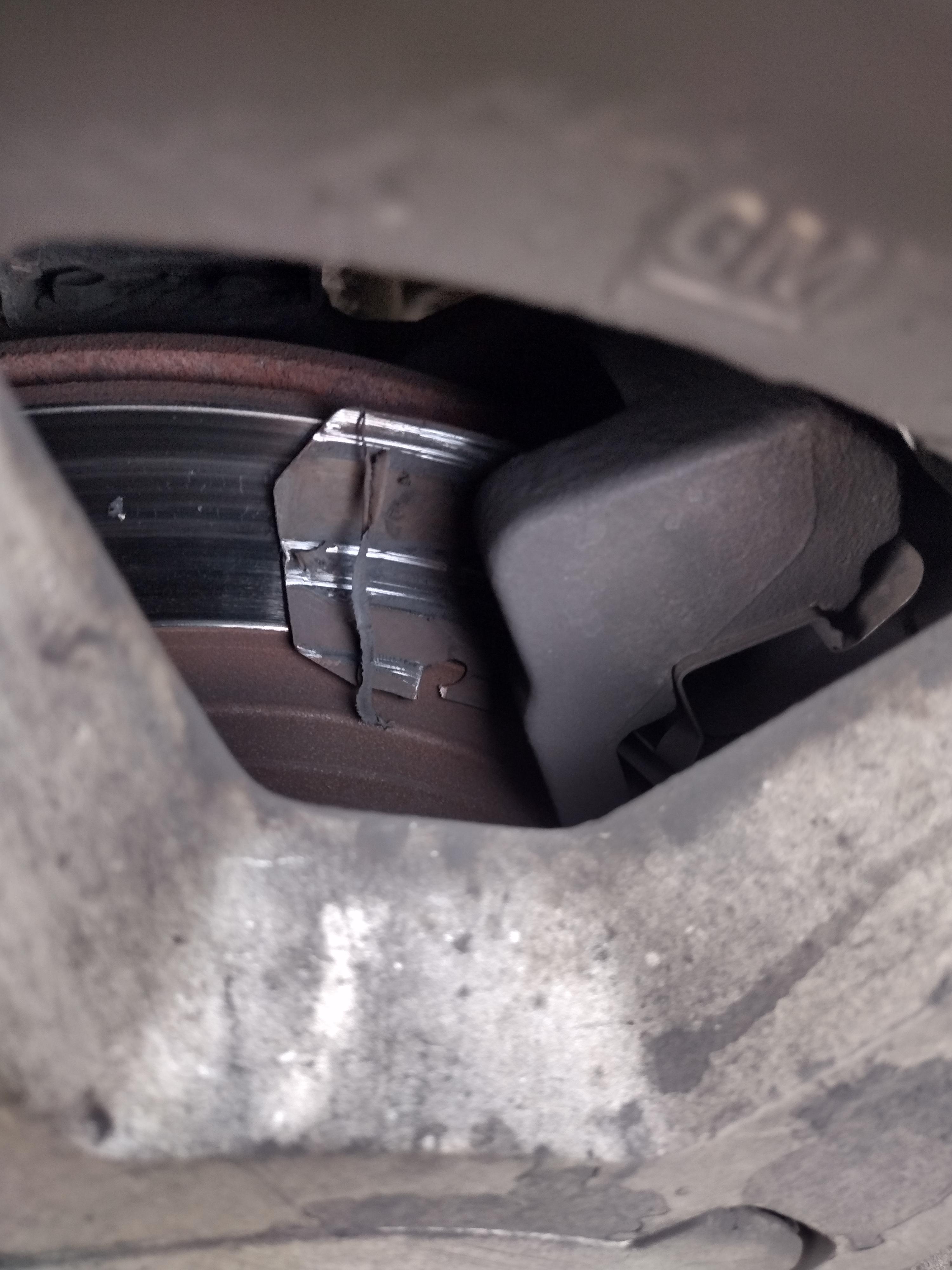 06 GMC Sierra 4x4 Brakes went out in traffic, and this is what I find